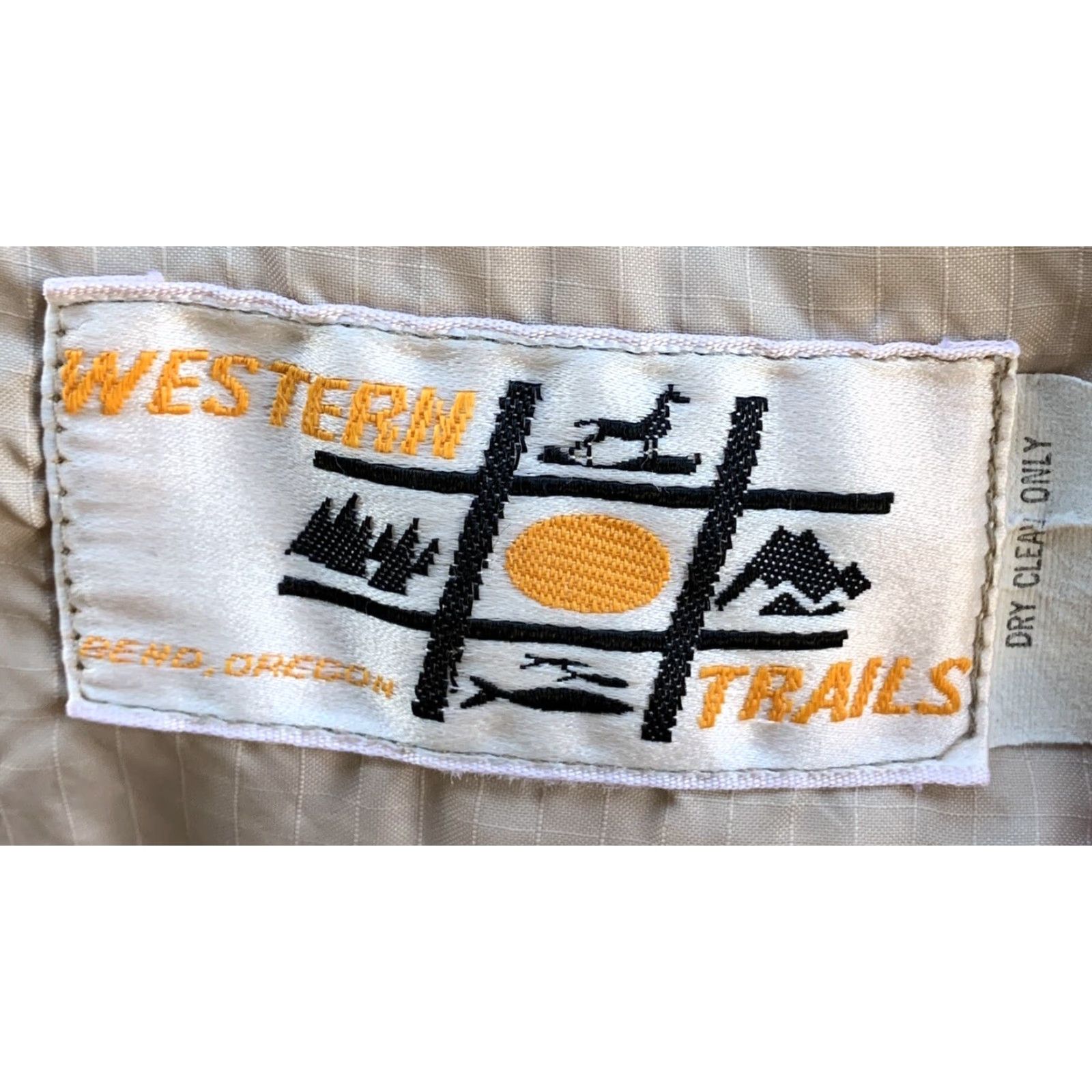Rails VINTAGE Western Trails Bend Oregon Puffer Vest Cowboy Down Camping Maybe Size L Beige Nylon Rockabilly Casual Mens Size US L / EU 52-54 / 3 - 4 Thumbnail