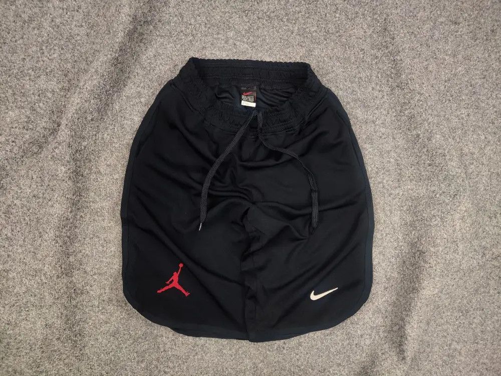 Nike Vintage Y2K Style Nike x Jordan Black Baggy Shorts Size US 32 / EU 48 - 1 Thumbnail