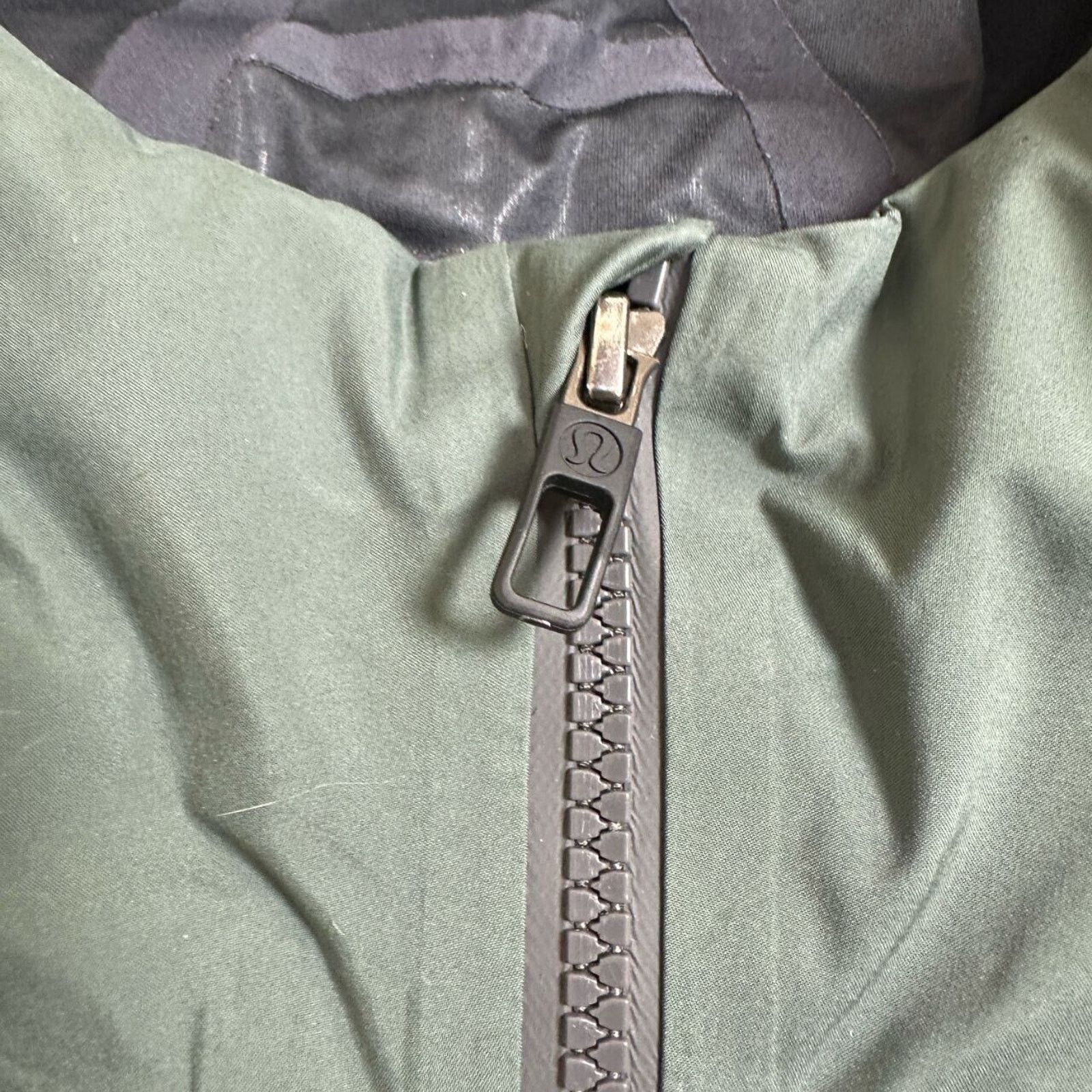 Lululemon Lululemon Men’s Waterproof Full-Zip Rain Jacket Green XL Size US XL / EU 56 / 4 - 9 Thumbnail