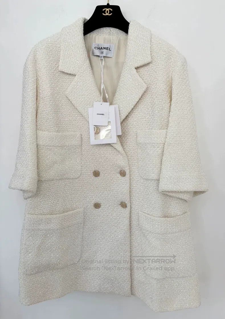 Chanel Chanel White tweed medium-length double-breasted silhouett Size XXS / US 00 / IT 34 - 1 Thumbnail