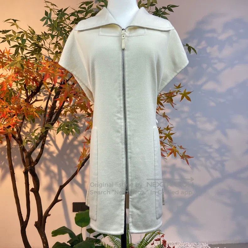 Hermes Hermes White Cashmere Collarless Sleeveless Jacket Size XXS / US 00 / IT 34 - 1 Thumbnail