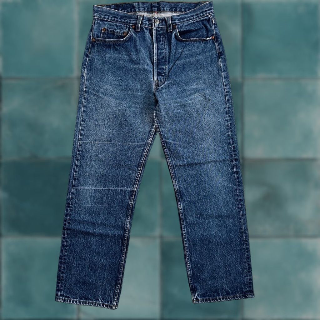 Levi's VINTAGE Levi's 501 Jeans Straight Leg 33x32 Blue Medium Wash 90s Mens Size US 33 - 1 Thumbnail