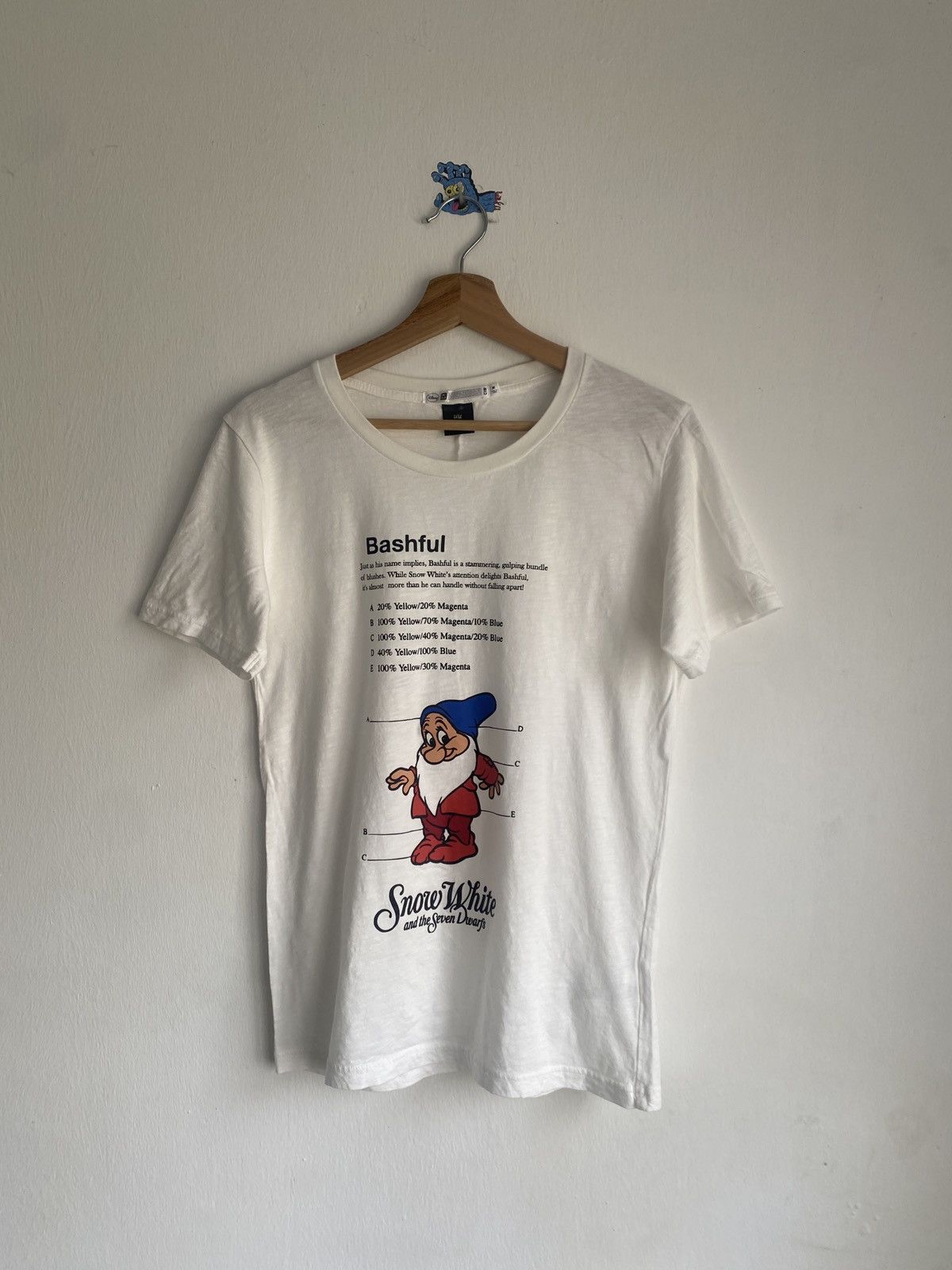 Undercover × Uniqlo Uniqlo Undercover Snow White Japan Tee Size US M / EU 48-50 / 2 - 1 Thumbnail