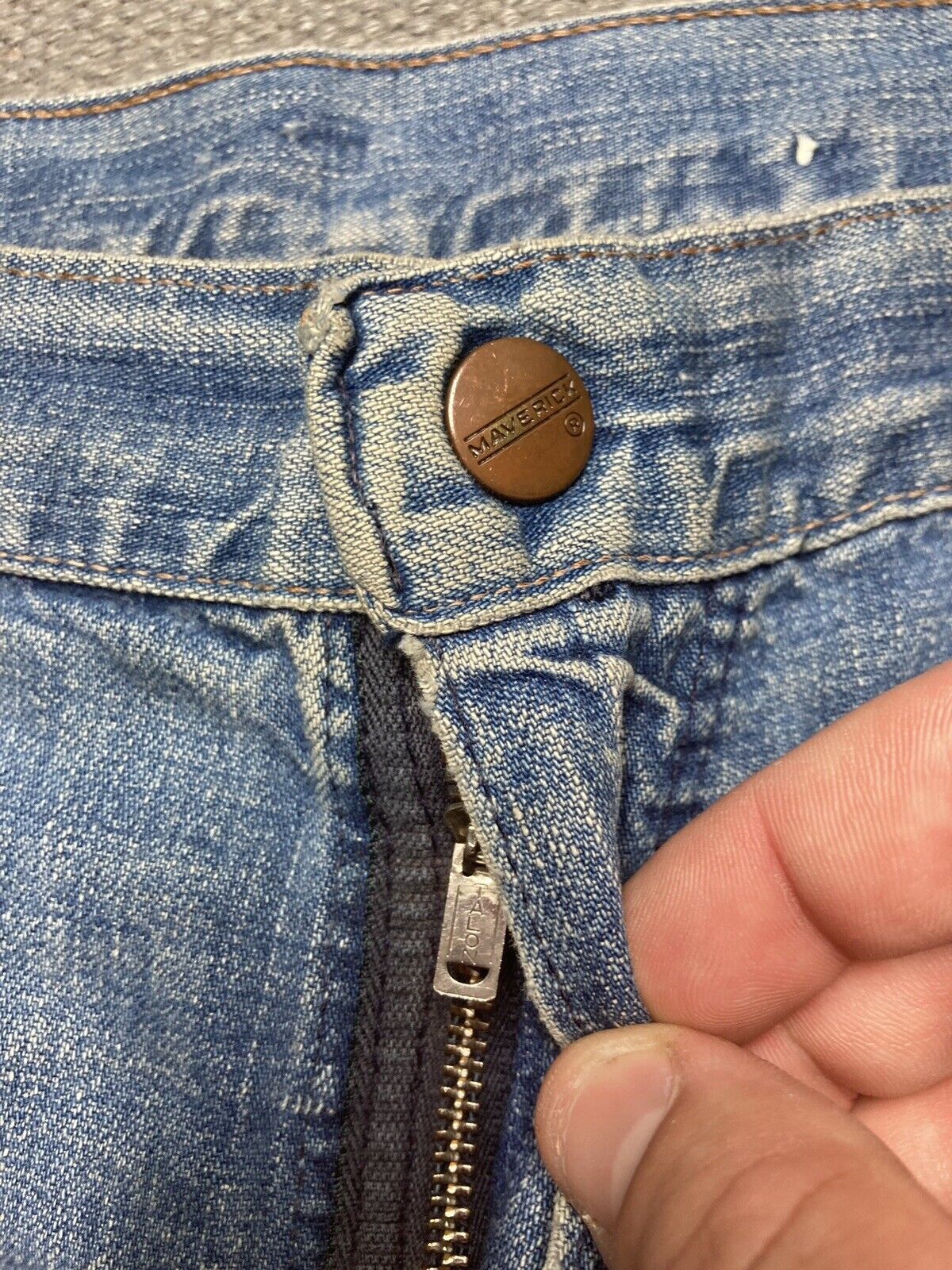 Vintage 70s maverick bell bottom jeans fade denim flare hippie 34x31 Size 34" / US 12 / IT 48 - 7 Thumbnail