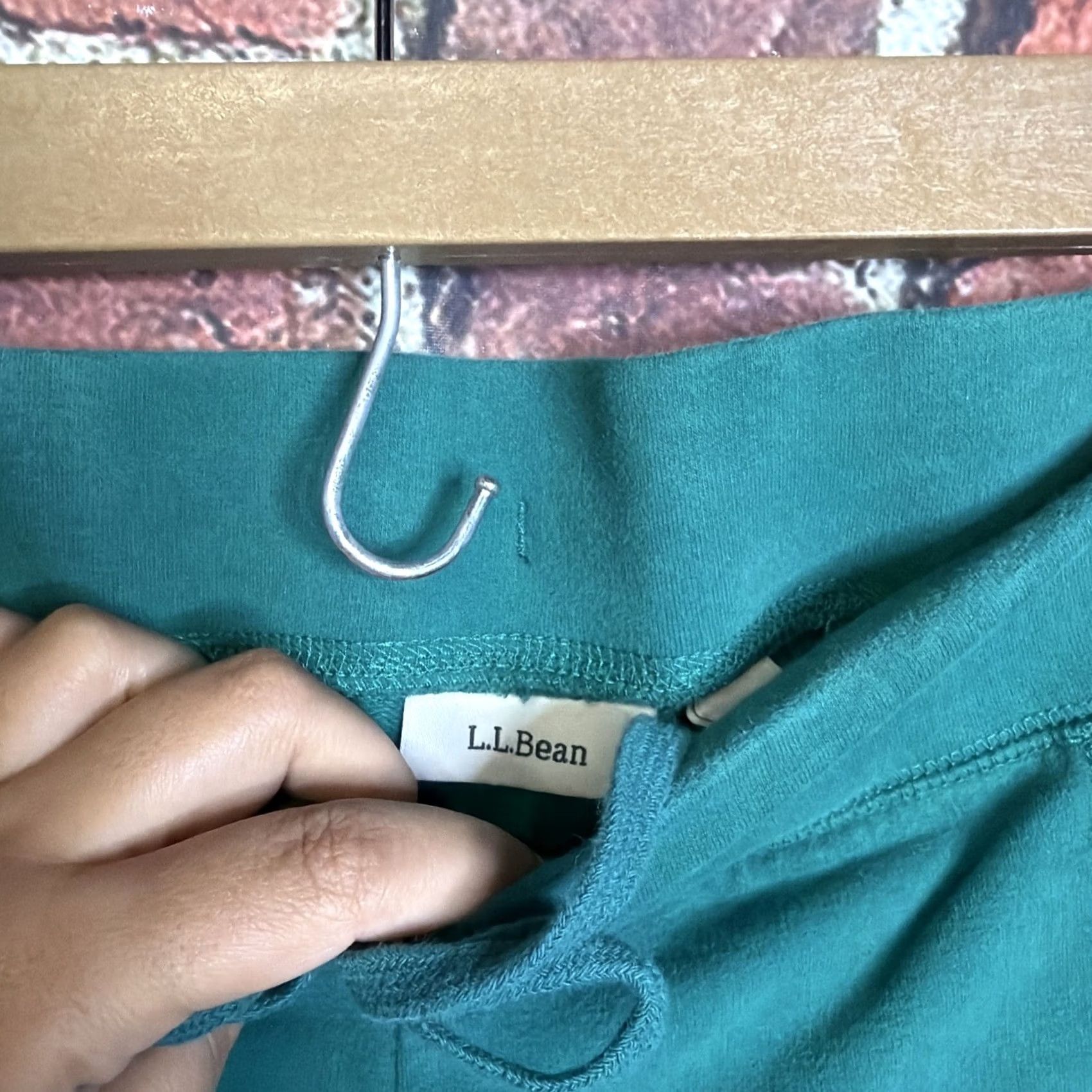 Vintage VINTAGE? no. (But not vintage rule). L.L. Bean Cozy Sweatpants Women XL Green Pockets Stretch Comfort Joggers Activewear Size 40" / US 18 - 2 Thumbnail