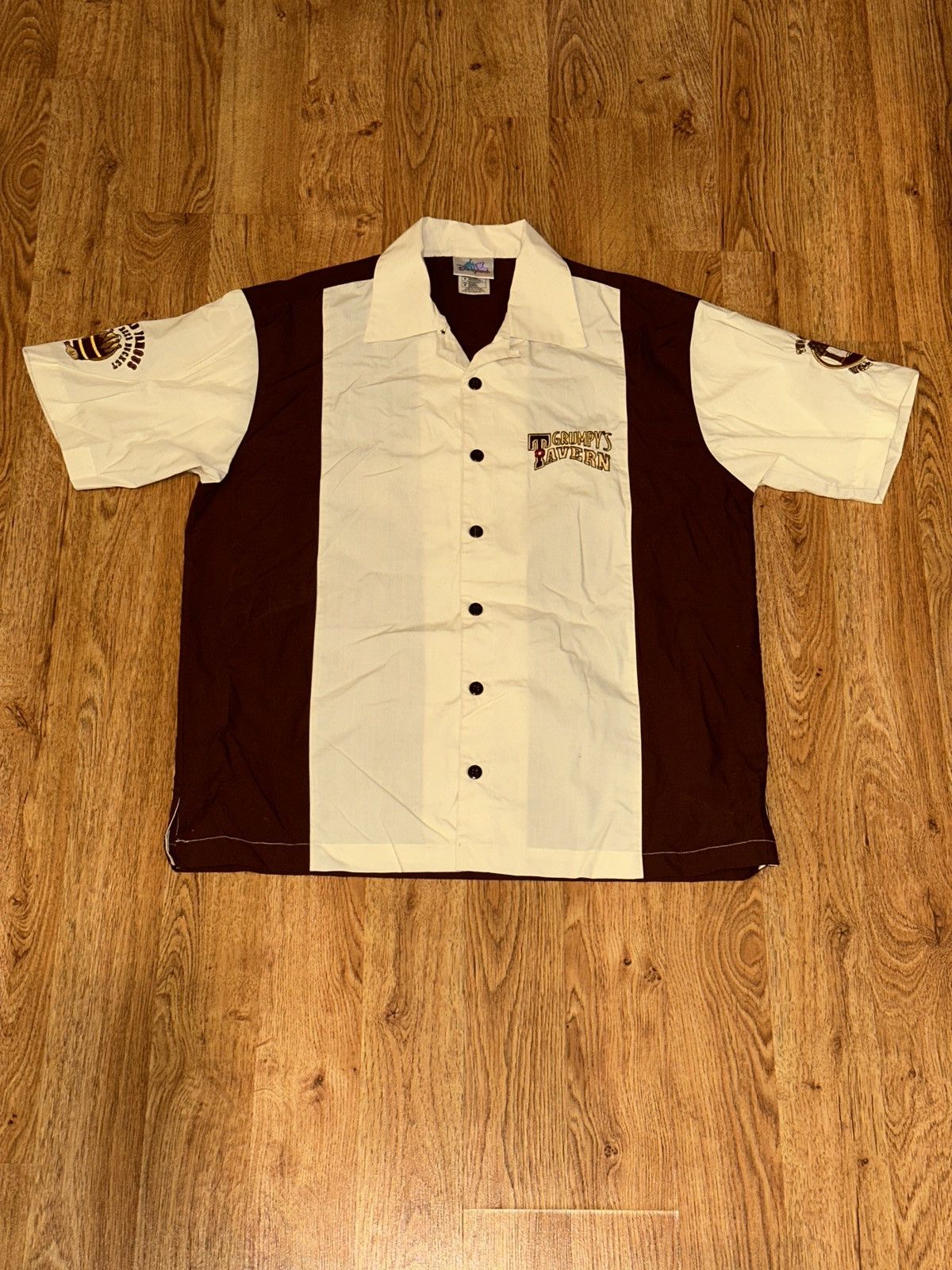 Cartoon Network × Disney × Vintage Vtg DISNEY World Grumpy’s Tavern Embroidered Button Down Size US M / EU 48-50 / 2 - 5 Thumbnail