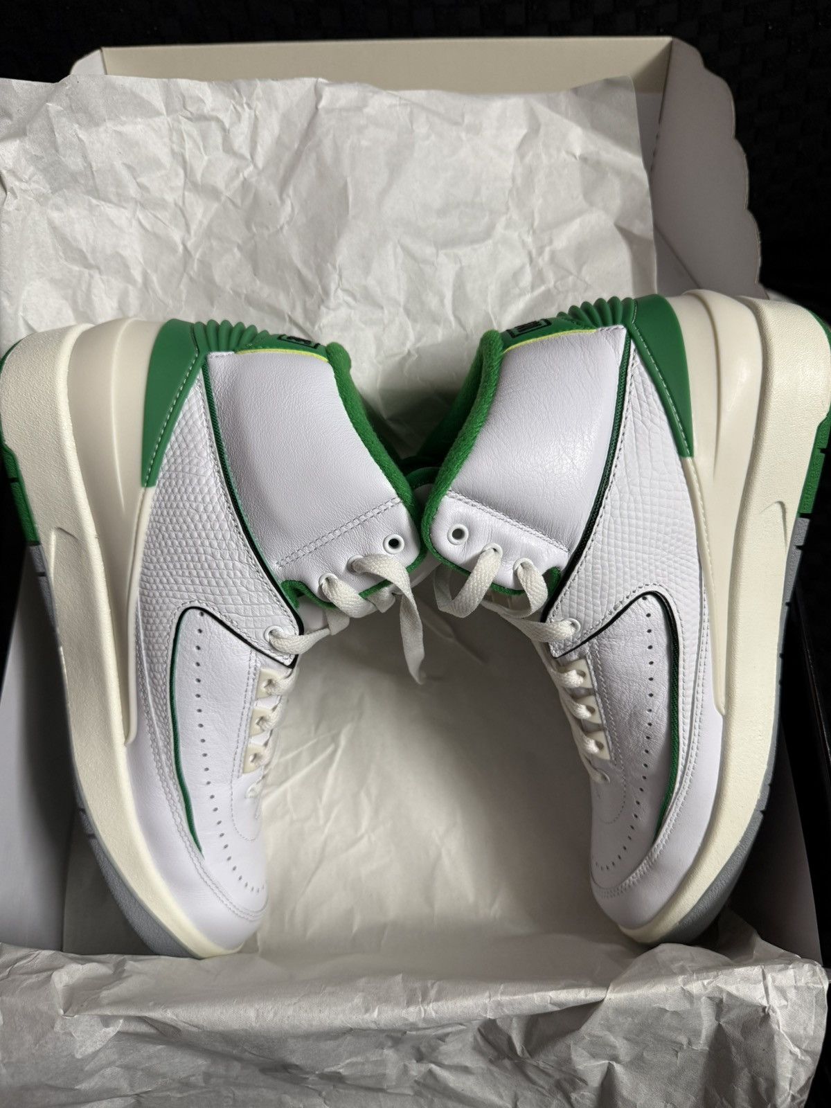 Jordan Brand Lucky Green 2s Size US 7.5 / EU 40-41 - 4 Thumbnail