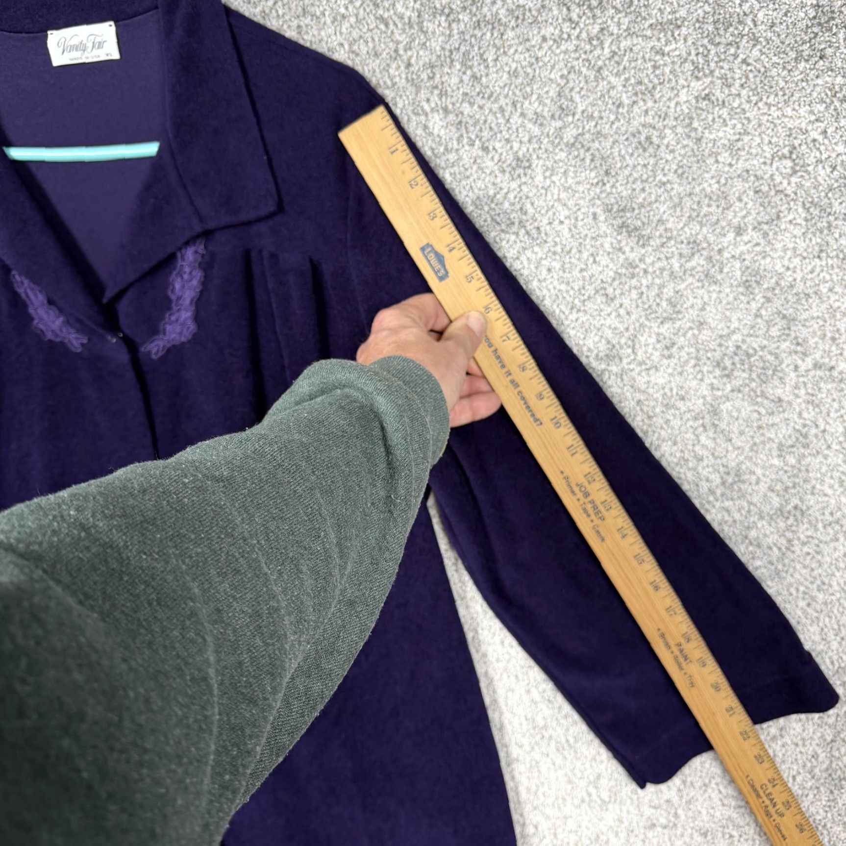 Vintage VINTAGE Vanity Fair Robe Womens XL Purple Velour Embroidered 90s Gothic Kaftan Button-Front Crewneck Collared Size ONE SIZE - 3 Thumbnail