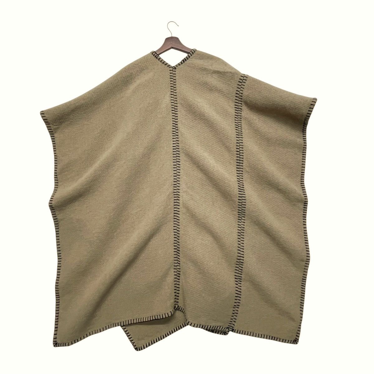 Moncler MONCLER MANTELLA Logo Wool Cape Poncho Size US L / EU 52-54 / 3 - 5 Thumbnail