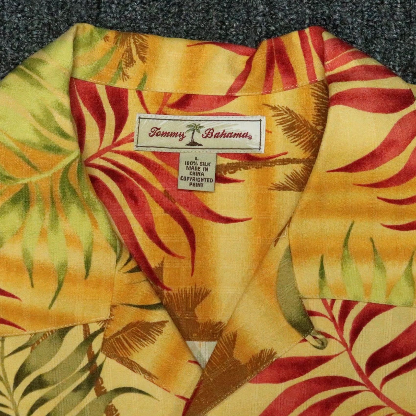 Tommy Bahama Tommy Bahama Shirt Men L Yellow Silk Floral Short Sleeve Button-Up Casual Navy? Size US L / EU 52-54 / 3 - 3 Thumbnail