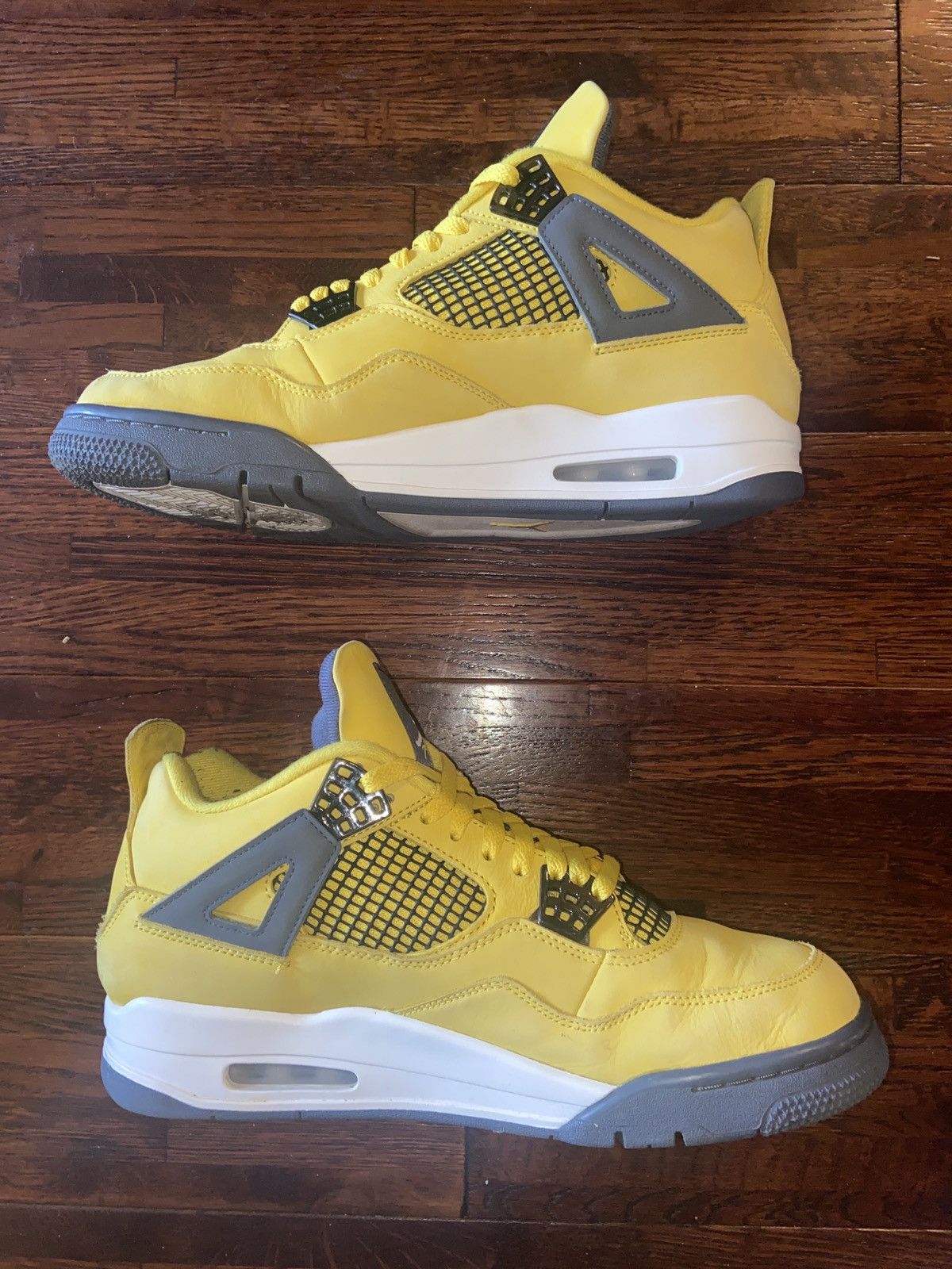 Jordan Brand Jordan 4 Lightning 10.5 Size US 10.5 / EU 43-44 - 2 Thumbnail