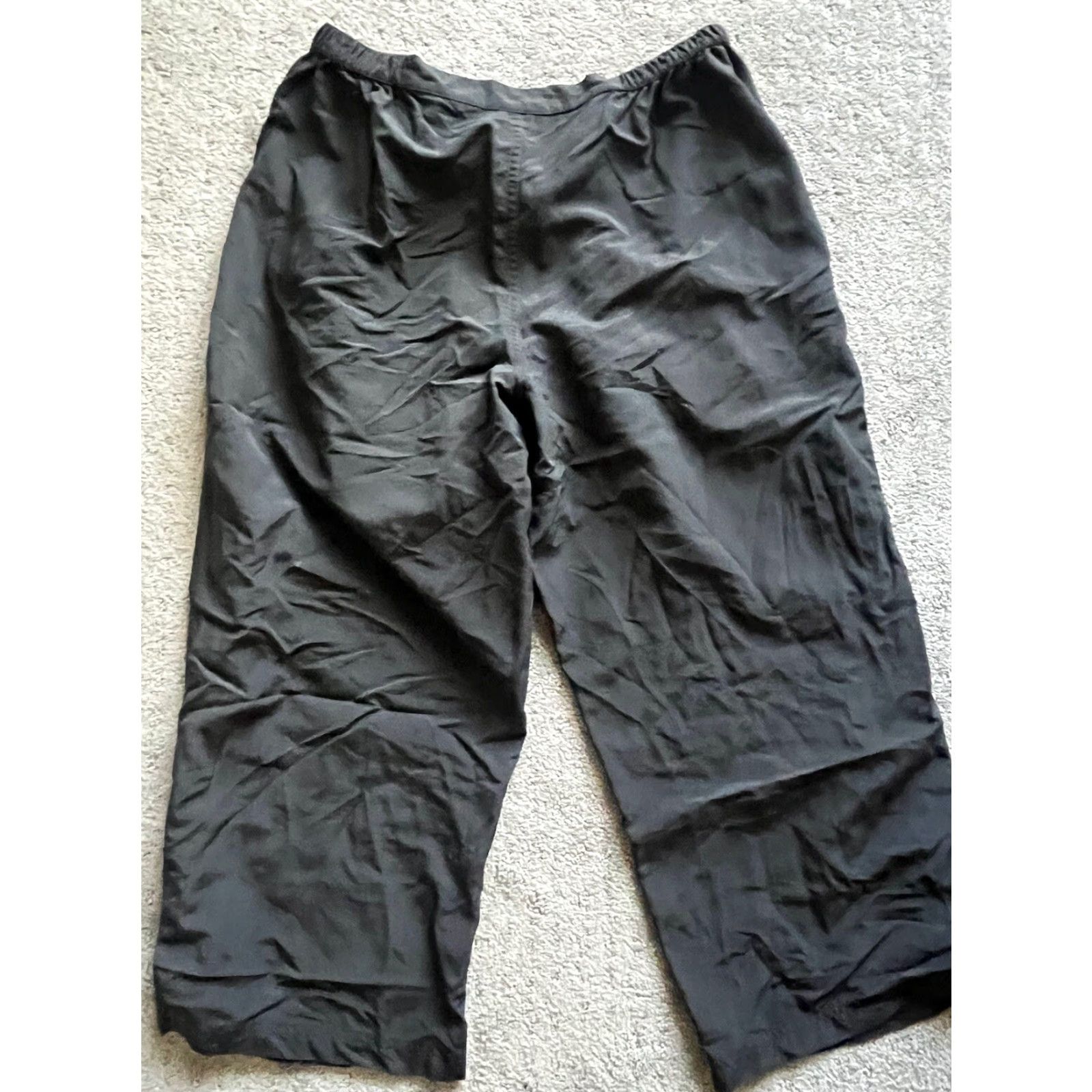 Vintage Womens Small LL Bean Nylon Cropped Pants UPF 50 Black Pants Cropped Womens Small LL Bean Nylon Black UPF 50 Size 28" / US 6 / IT 42 - 3 Thumbnail