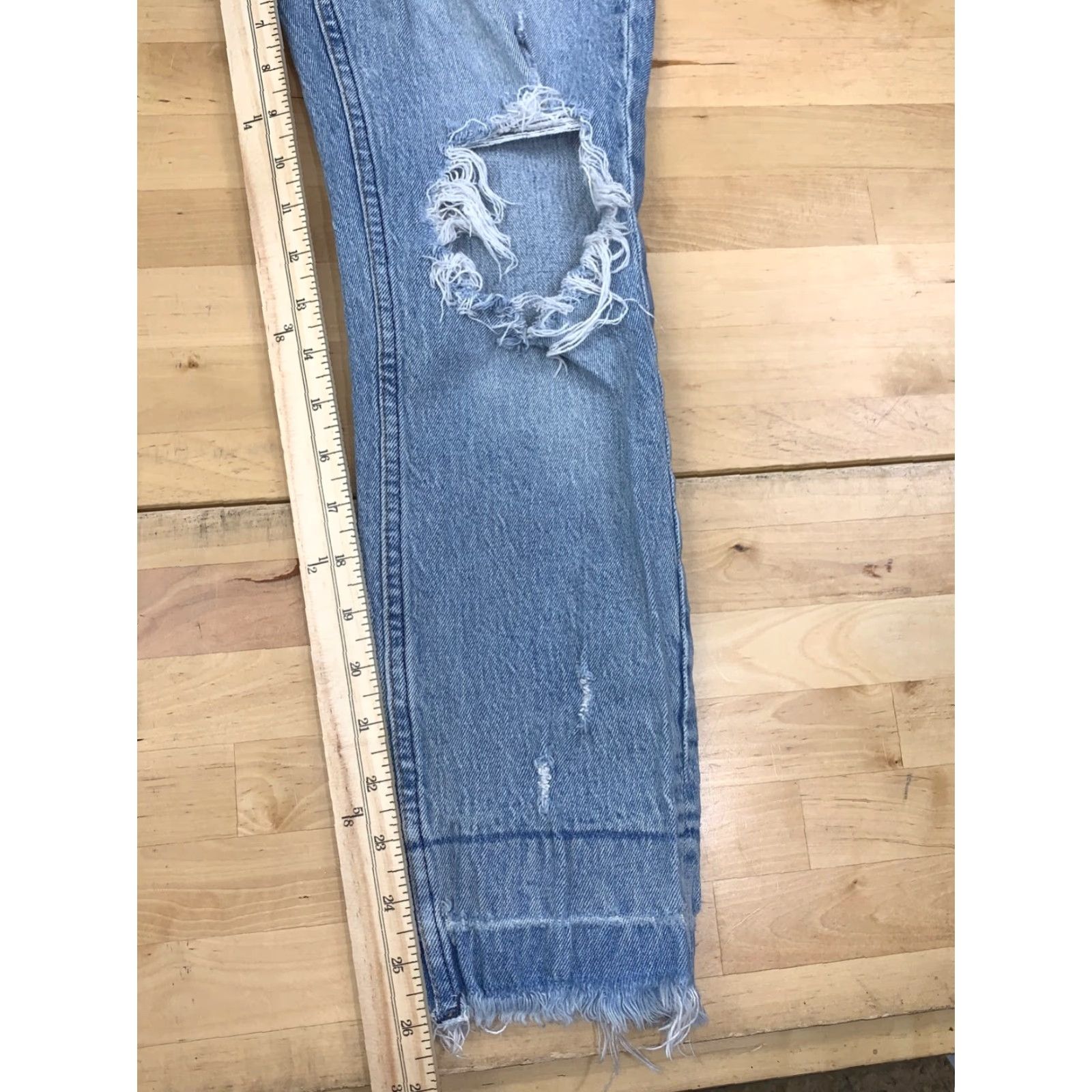 Abercrombie & Fitch Abercrombie & Fitch High Rise Mom Jeans Womens 26 Regular Blue Denim Distressed Pockets Stretch Jeans 1990s Womens Size 26" / US 2 / IT 38 - 7 Thumbnail