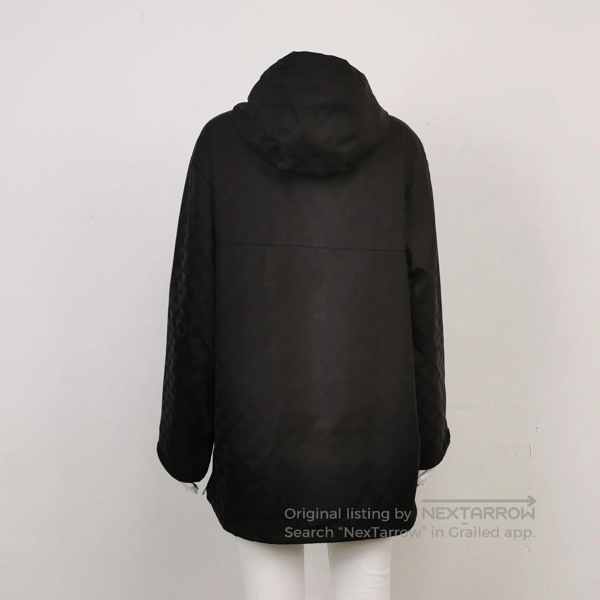 Prada Prada Logo Hooded Jacket in Black . Size US S / EU 44-46 / 1 - 2 Thumbnail