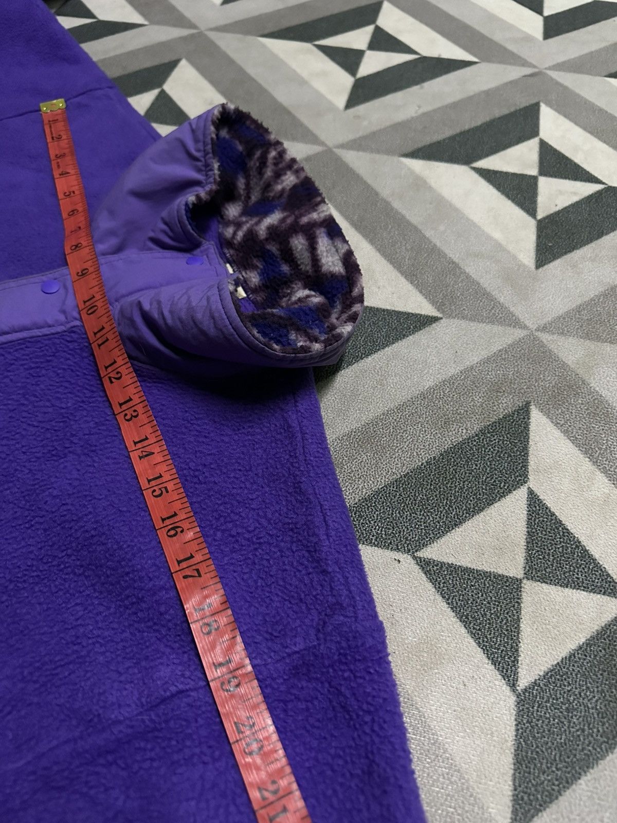 Helly Hansen Vintage 90s Helly hansen snap button fleece jacket in purple Size US L / EU 52-54 / 3 - 8 Thumbnail