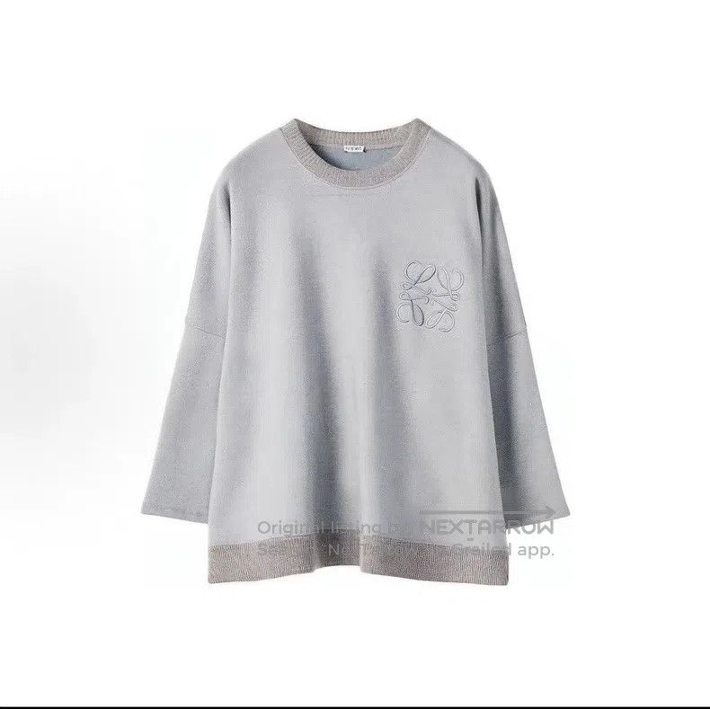 Loewe Loewe FW21 Chest Embroidered Crewneck Sweatshirt - Grey Size M / US 6-8 / IT 42-44 - 1 Thumbnail