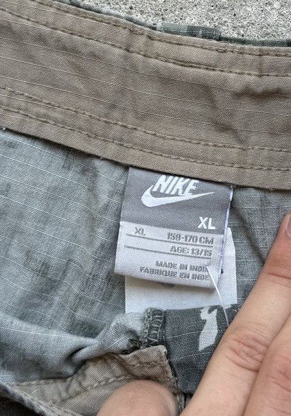 Vintage Vintage Nike Cargo Shorts Camo Size US 28 / EU 44 - 9 Thumbnail