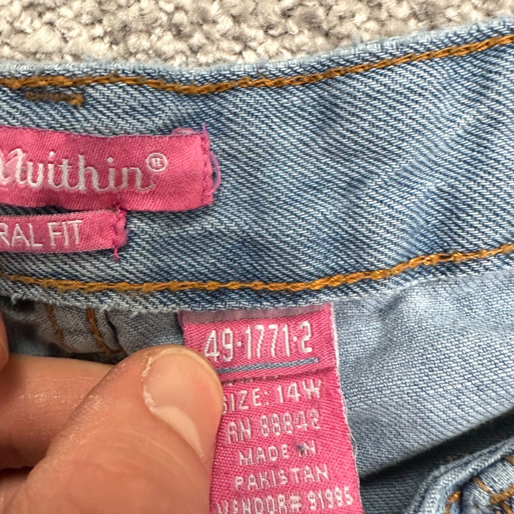 Vintage Woman Within Jeans Jeans Adult 14W Plus 33x28.5 Blue Denim 5-Pocket Button Closure Light Wash Womens Size 36" / US 14 / IT 50 - 7 Thumbnail