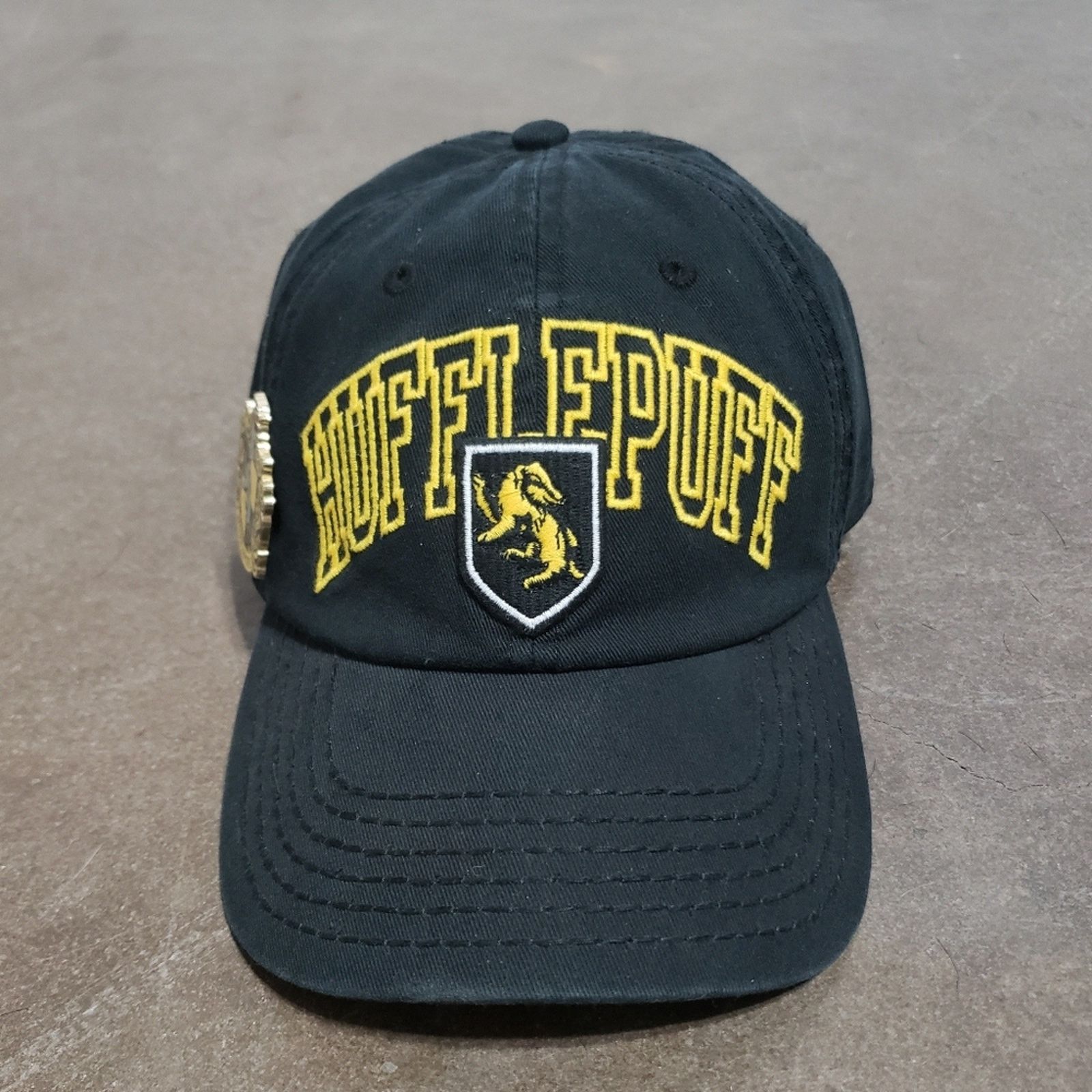Other Black Hufflepuff | HARRY POTTER | Hat w/Pin Size ONE SIZE - 2 Thumbnail