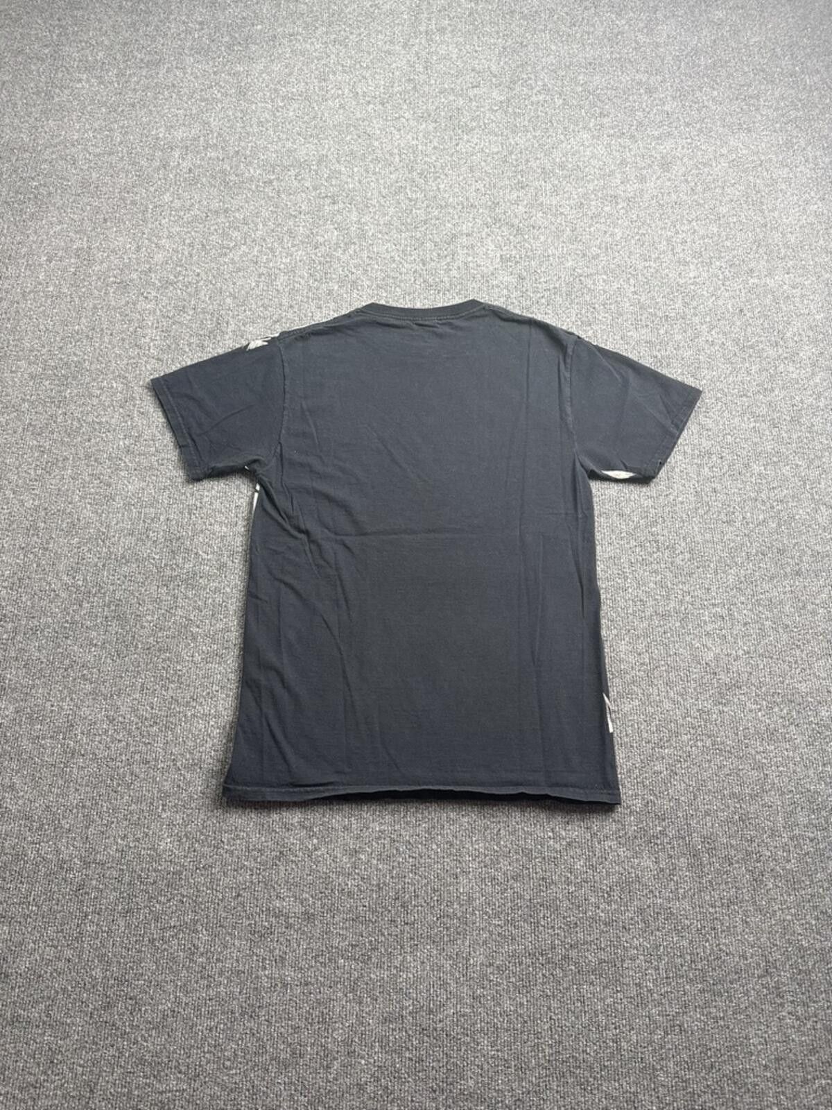 Fruit Of The Loom Y2K Native American Chief Feather AOP Tshirt M Black White Size US M / EU 48-50 / 2 - 3 Thumbnail