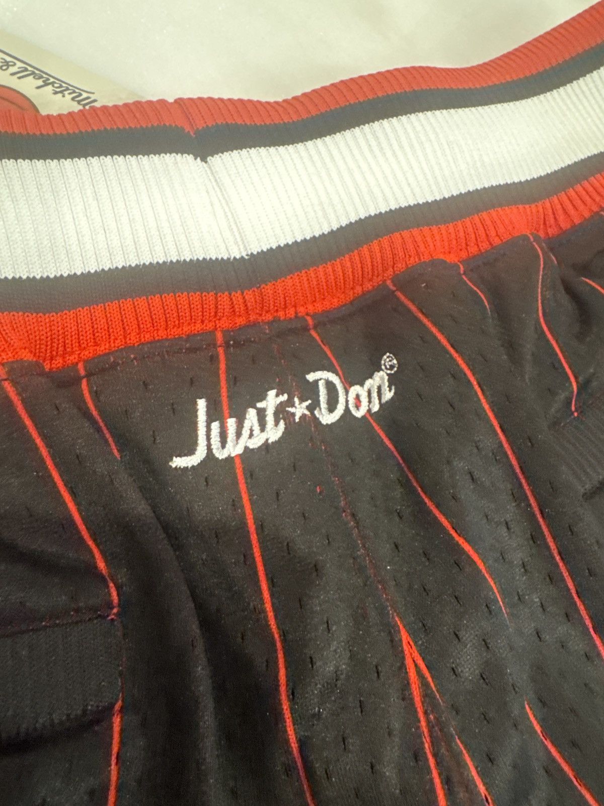 Just Don × Mitchell & Ness NBA JUST DON 10TH YEAR ANNIVERSARY SHORTS BULLS 1996 Size US 30 / EU 46 - 8 Thumbnail