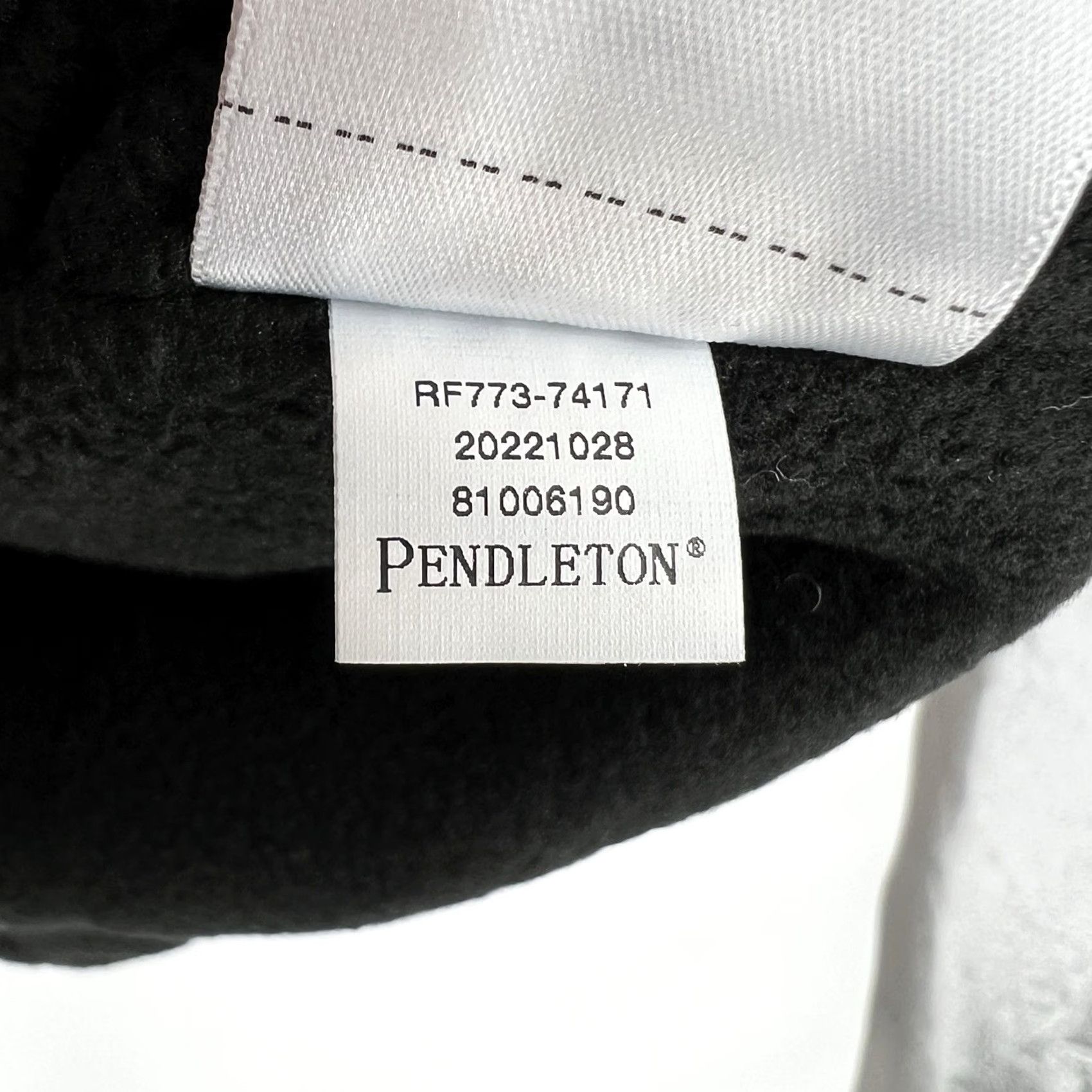 Pendleton VINTAGE Pendleton Sweater Vest Men NWT XXL Black Wool Full Zip Pockets Logo Classic 2XL Size US XXL / EU 58 / 5 - 7 Thumbnail