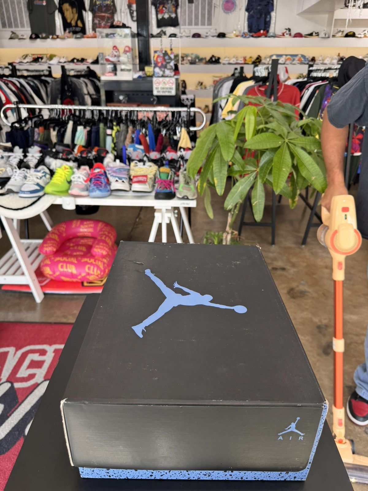 Jordan Brand Air Jordan 5 UNC Size 11 (2023) Size US 11 / EU 44 - 16 Thumbnail
