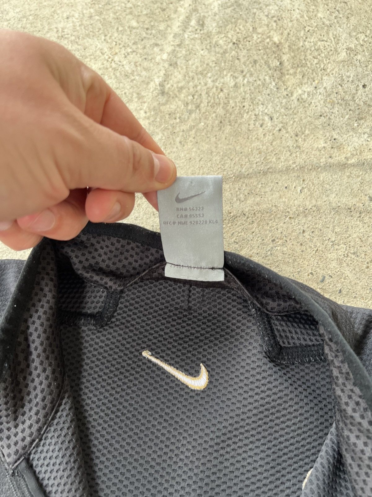 Nike Nike Sphere Dry Vintage Size US M / EU 48-50 / 2 - 6 Thumbnail