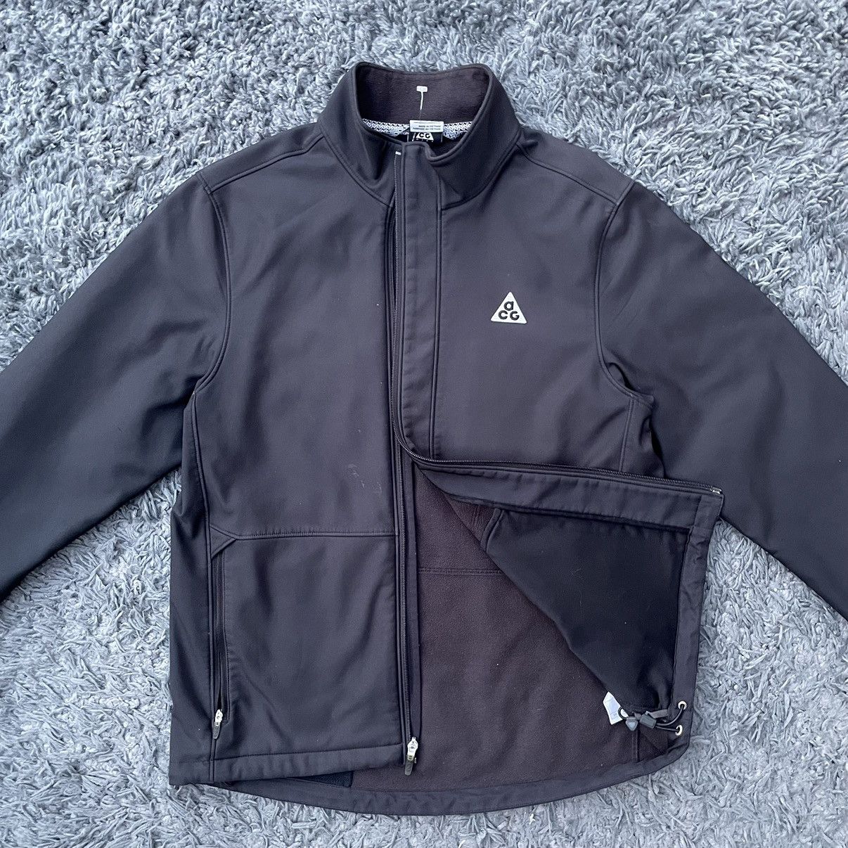 image of Y2K Nike Acg Windbreaker Softshell Zip Jacket in Black, Men's (Size Medium)