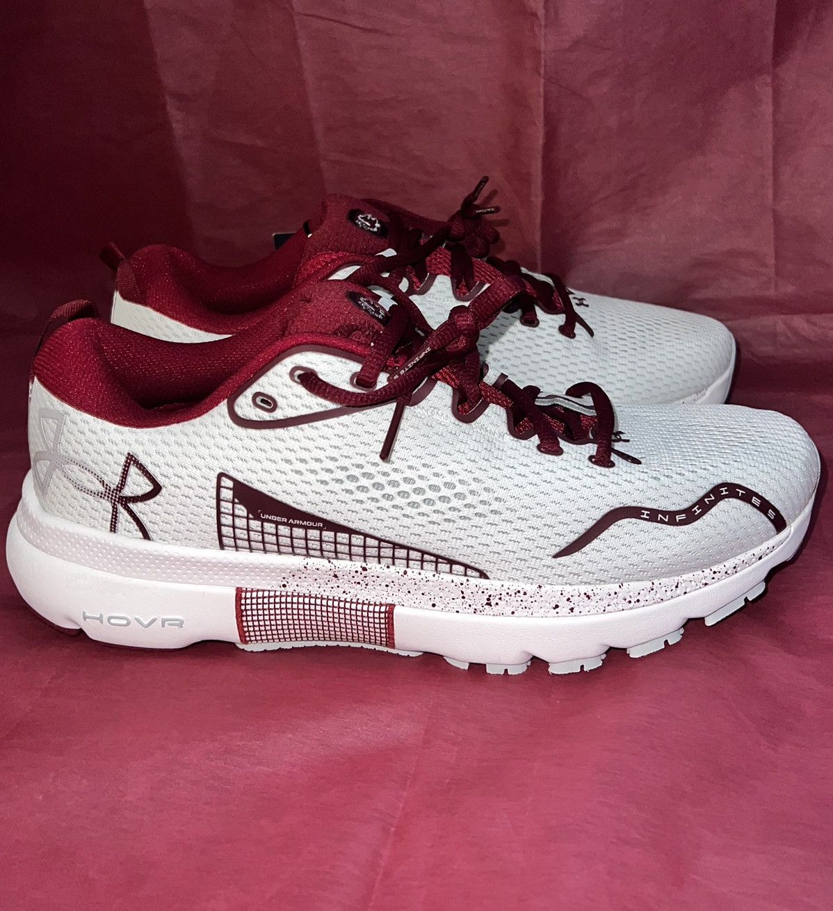 NCAA × Under Armour Under Armour Gamecocks Infinite 5 Size US 10.5 / EU 43-44 - 2 Thumbnail