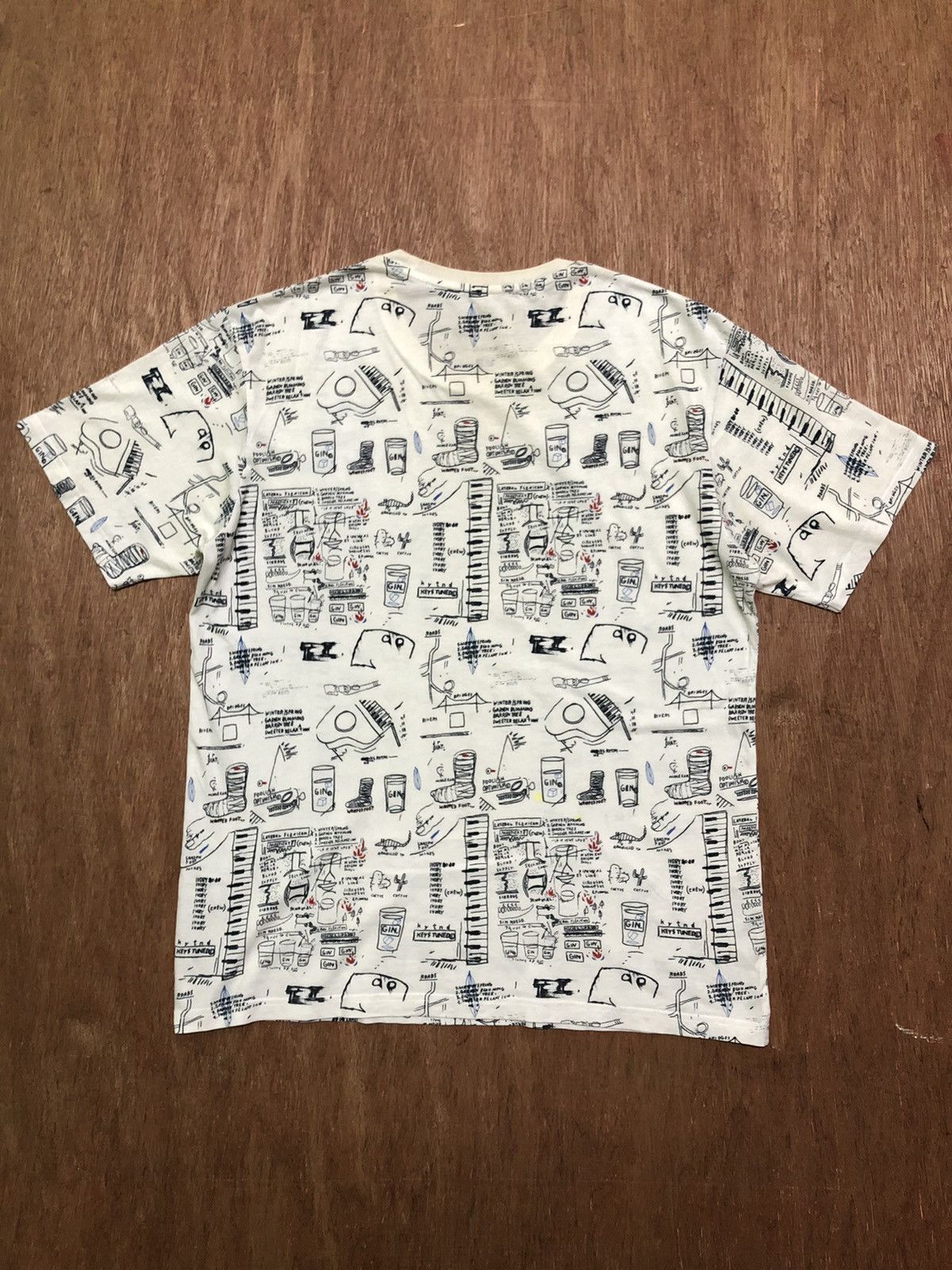 Jean-Michel Basquiat Jean Michel Basquiat X Uniqlo T-Shirt Size US L / EU 52-54 / 3 - 2 Thumbnail
