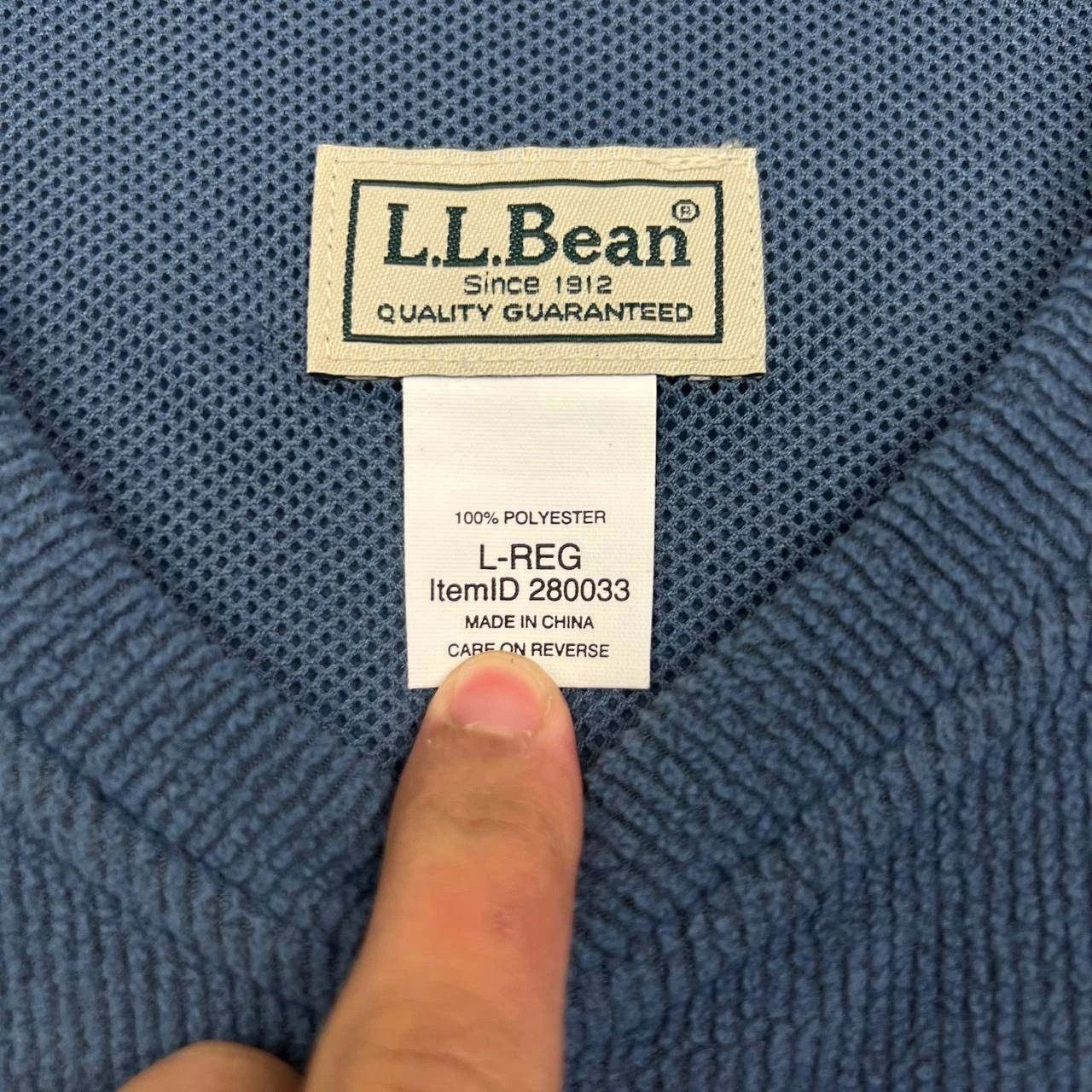 L.L. Bean L.L. Bean Sweatshirt Fleece Pullover V Neck Long Sleeve L Size US L / EU 52-54 / 3 - 7 Thumbnail