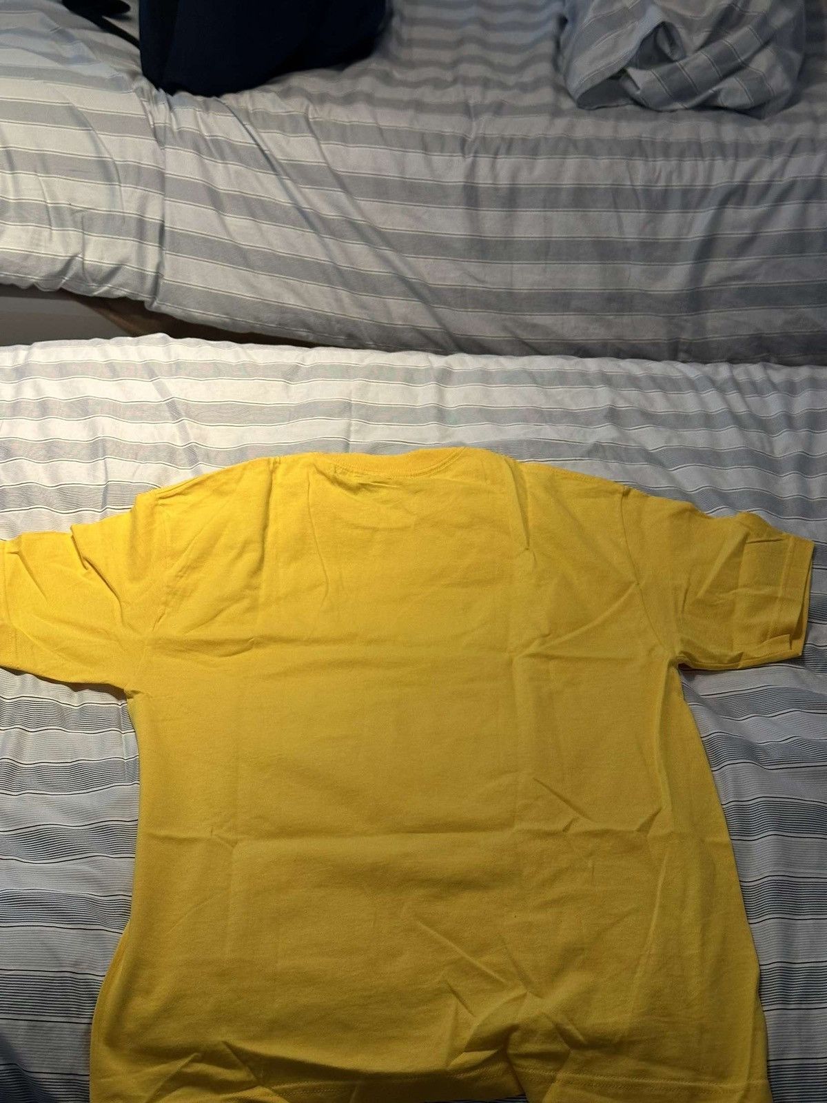 Supreme Supreme 2006 Blue On Yellow Hologram Rare Box logo tee Size US L / EU 52-54 / 3 - 3 Thumbnail