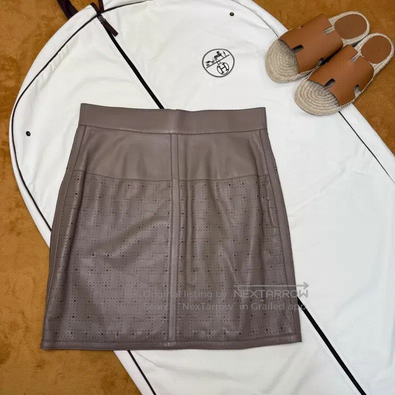 Hermes Hermes Elephant Gray Cutout Sheepskin Skirt Size 24" / US 00 / IT 34 - 2 Thumbnail