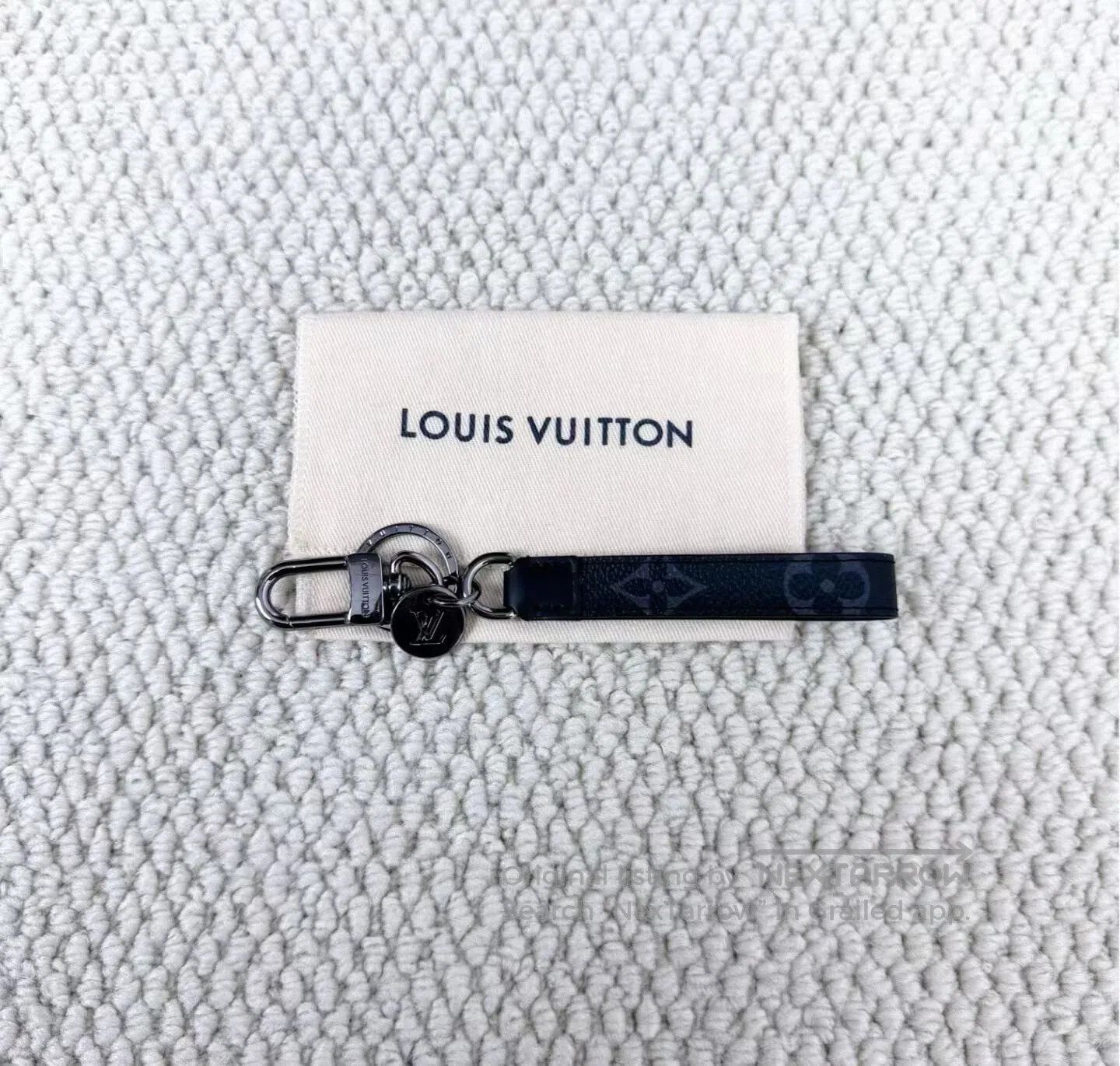Louis Vuitton Louis Vuitton Monogram Keychain. Size ONE SIZE - 1 Thumbnail