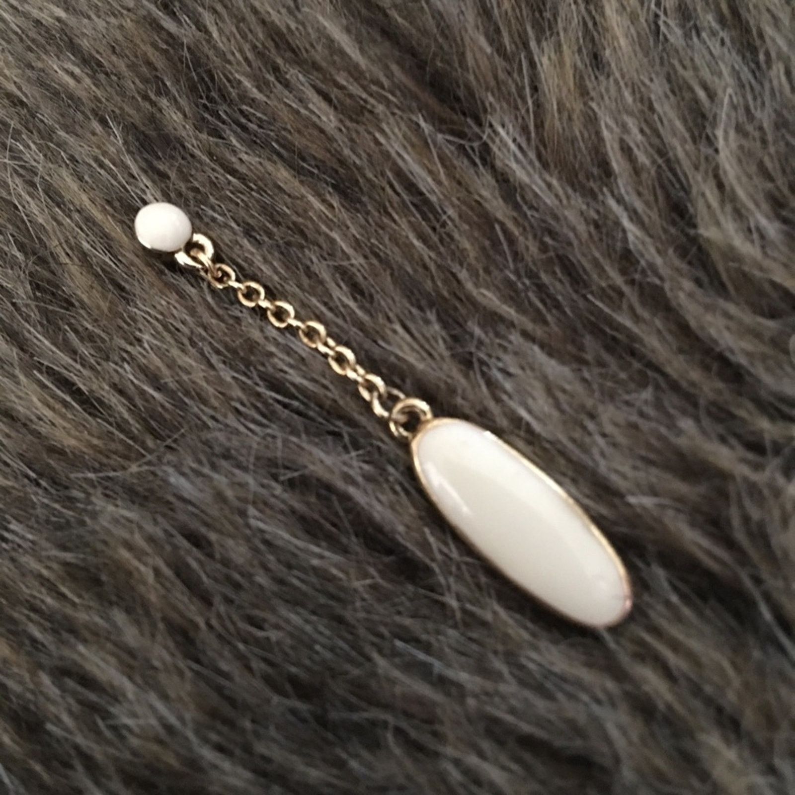 Vintage Vintage cream enamel gold tone chain earrings Size ONE SIZE - 3 Thumbnail