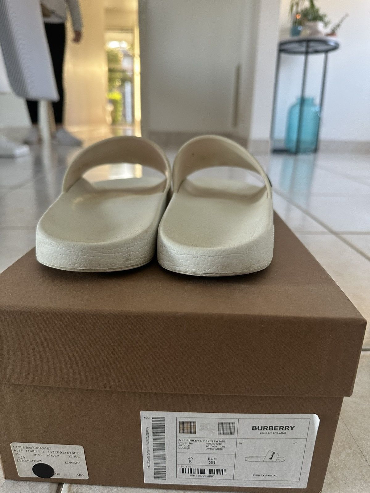 Burberry BURBERRY SLIDES Size US 6 / EU 39 - 4 Thumbnail
