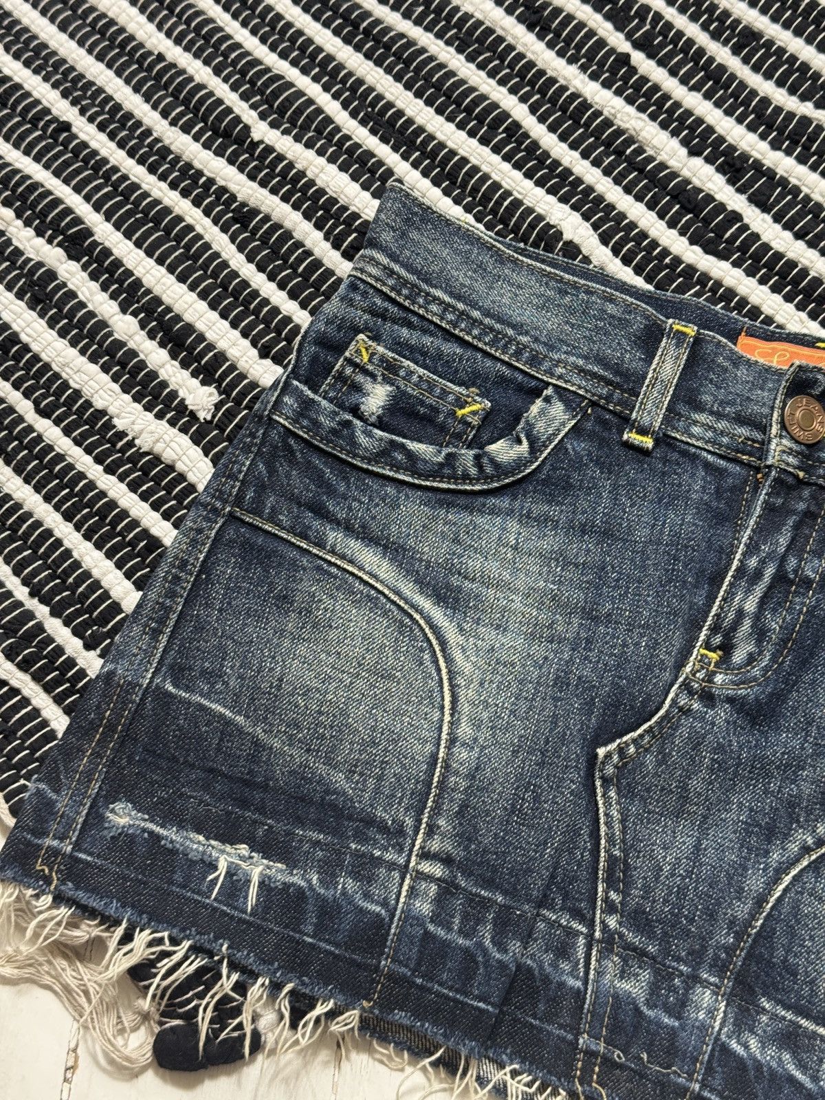 Other VINTAGE WASHED 2000s MINI DENIM SKIRT Size 28" / US 6 / IT 42 - 3 Thumbnail