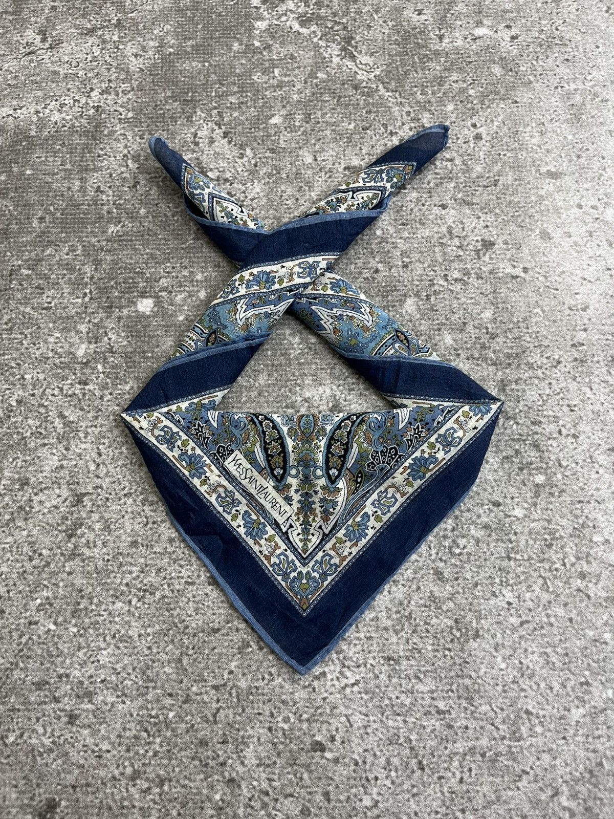Yves Saint Laurent Vintage YSL Handkerchief / Bandana / Neckerchief Size ONE SIZE - 8 Thumbnail