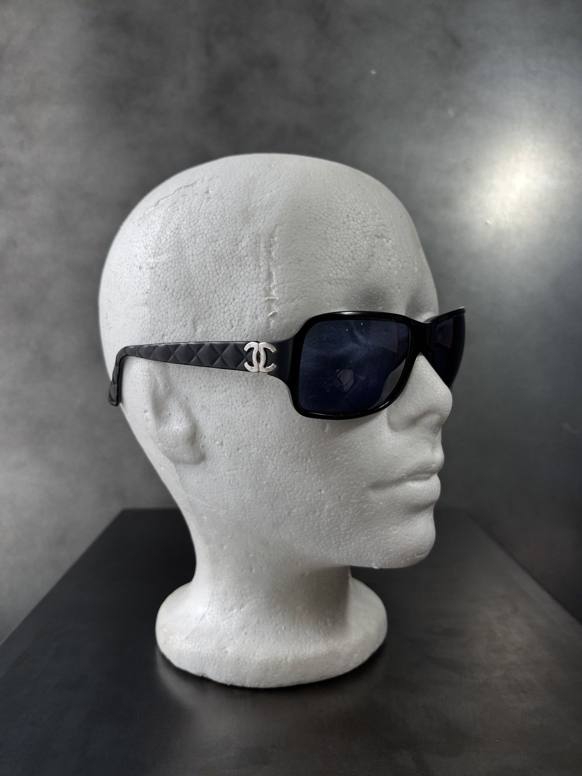 Chanel 2000s Vintage Chanel Sunglasses 5050 Y2K Quilted Double-C Size ONE SIZE - 3 Thumbnail