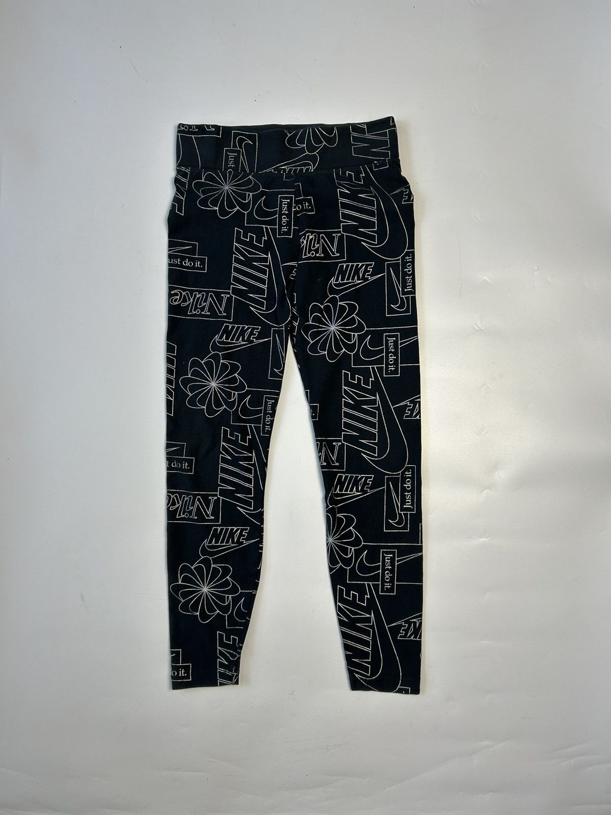 Nike NIKE CLASH HIGH FULL PRINTED METALLIC LEGGING Size 26" / US 2 / IT 38 - 2 Thumbnail