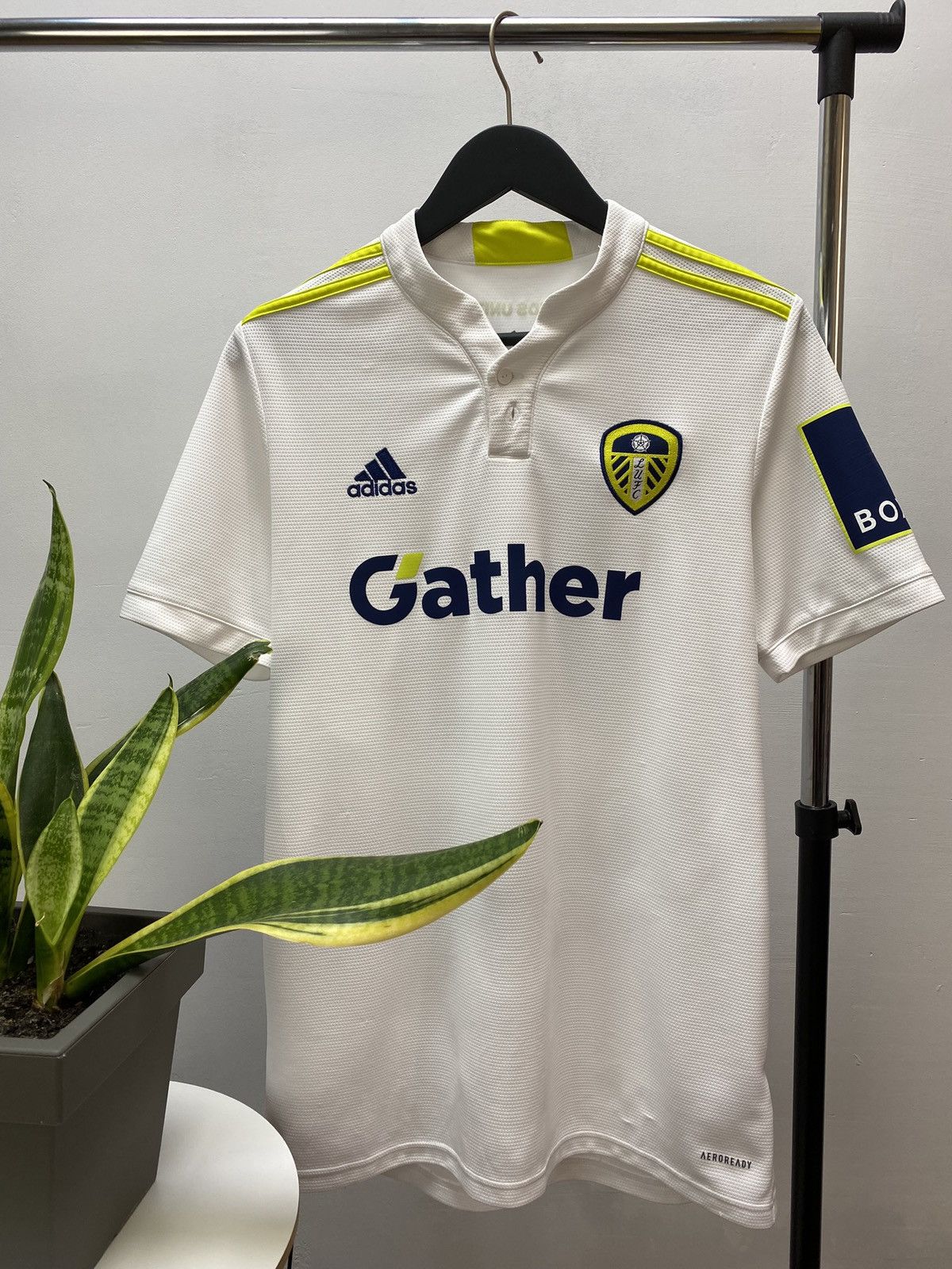 Adidas LEEDS UNITED 2021 2022 #16 FOOTBALL JERSEY AND SHORTS Size US M / EU 48-50 / 2 - 2 Thumbnail