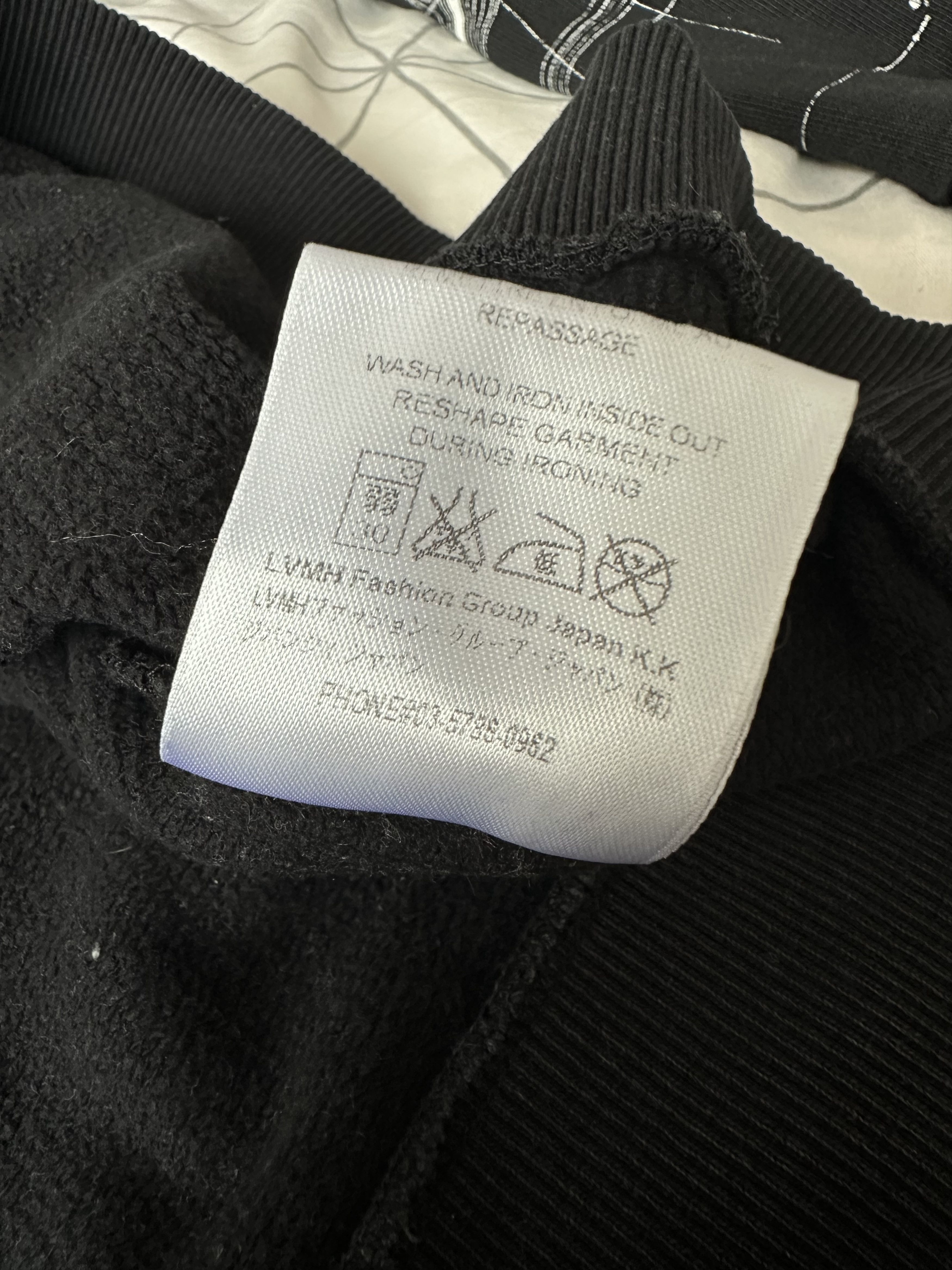 Givenchy F/W16 Givenchy Black Cobra Map Print Crewneck Size US XL / EU 56 / 4 - 9 Thumbnail