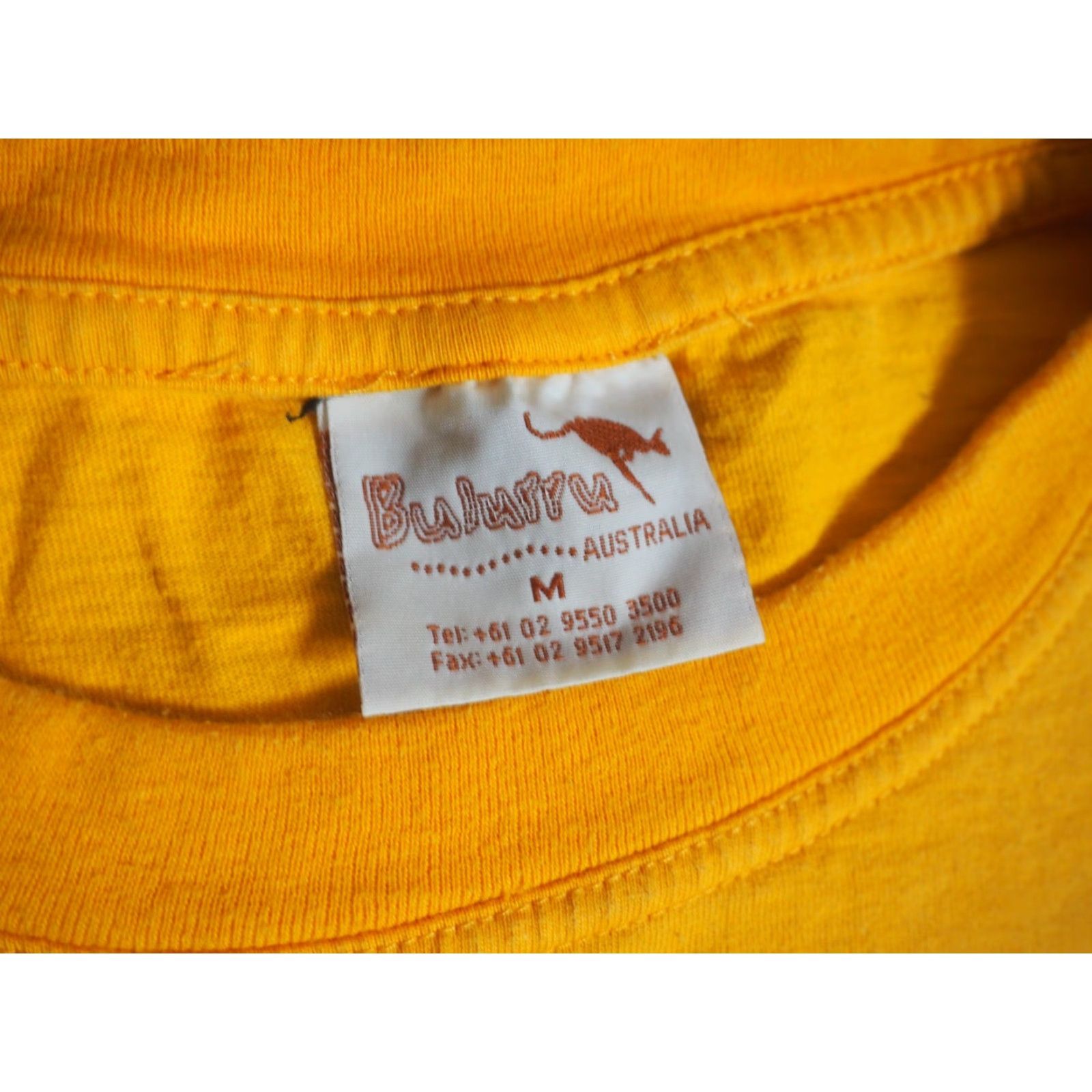 KangaROOS VINTAGE Bulurru Australian Kangaroo Art Yellow Tee T-Shirt M Mens 90s Kangaroo Graphic Print Short Sleeve Crew Neck Cotton Yellow XL? (Wait) Size US M / EU 48-50 / 2 - 6 Thumbnail