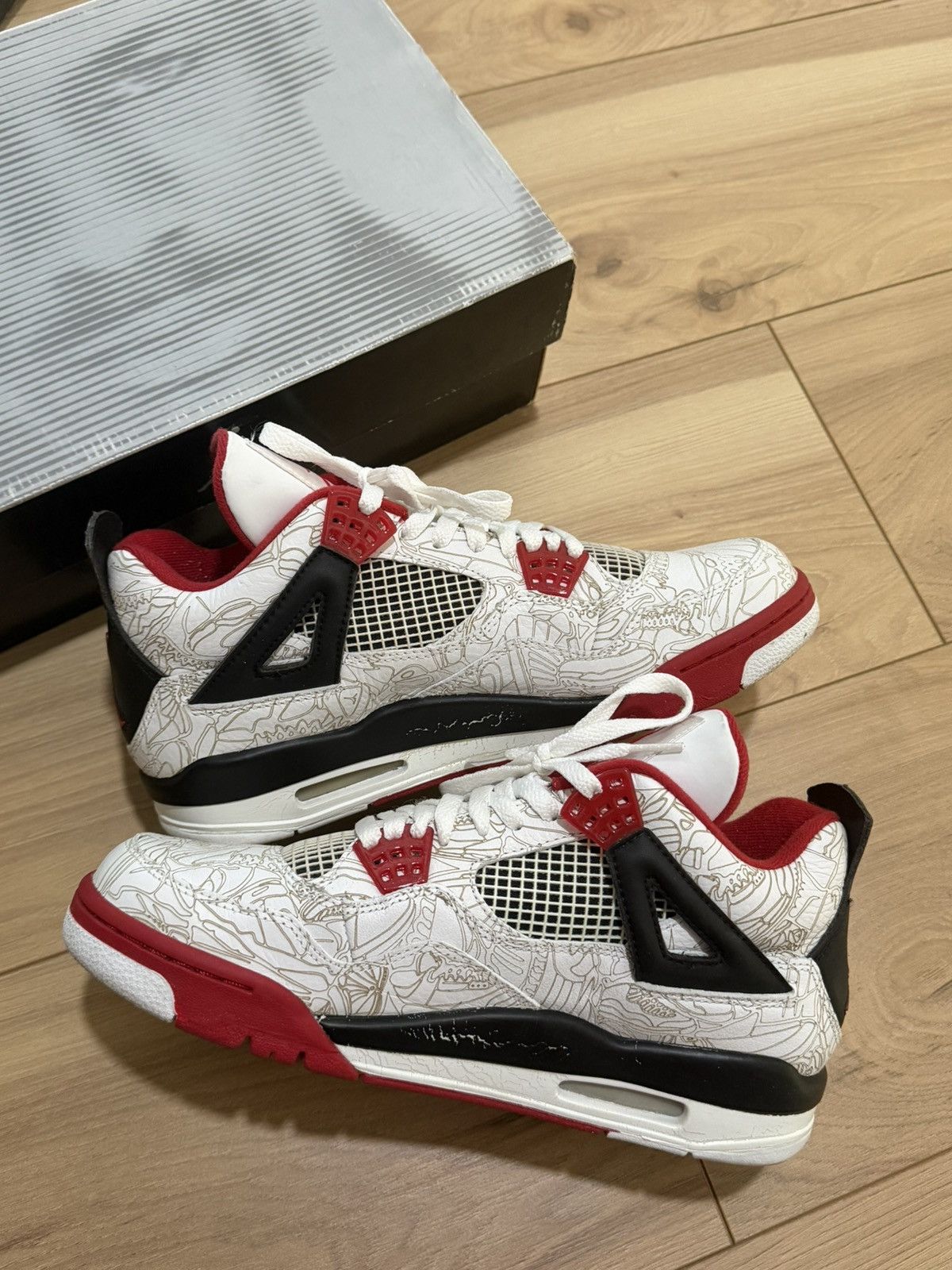 Jordan Brand Air Jordan 4 White Laser 2005 Size US 9 / EU 42 - 2 Thumbnail