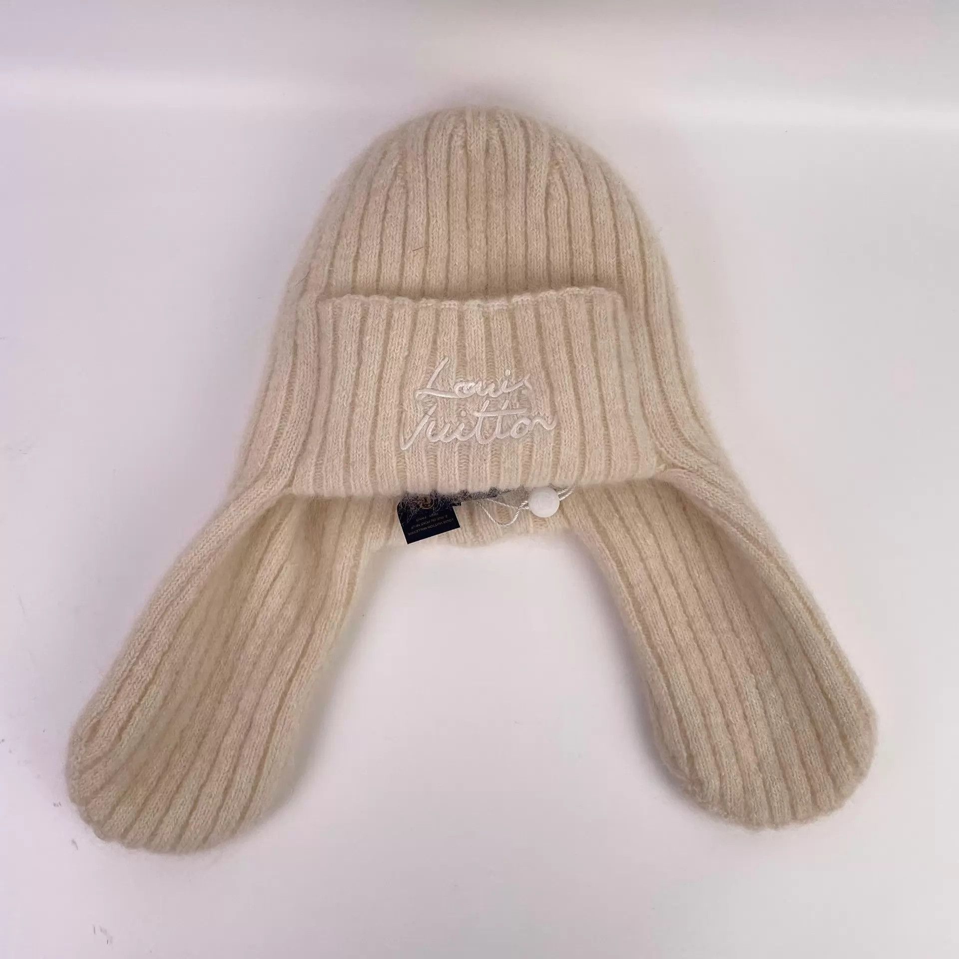 Louis Vuitton LV pilot earflap beanie white Size ONE SIZE - 1 Thumbnail