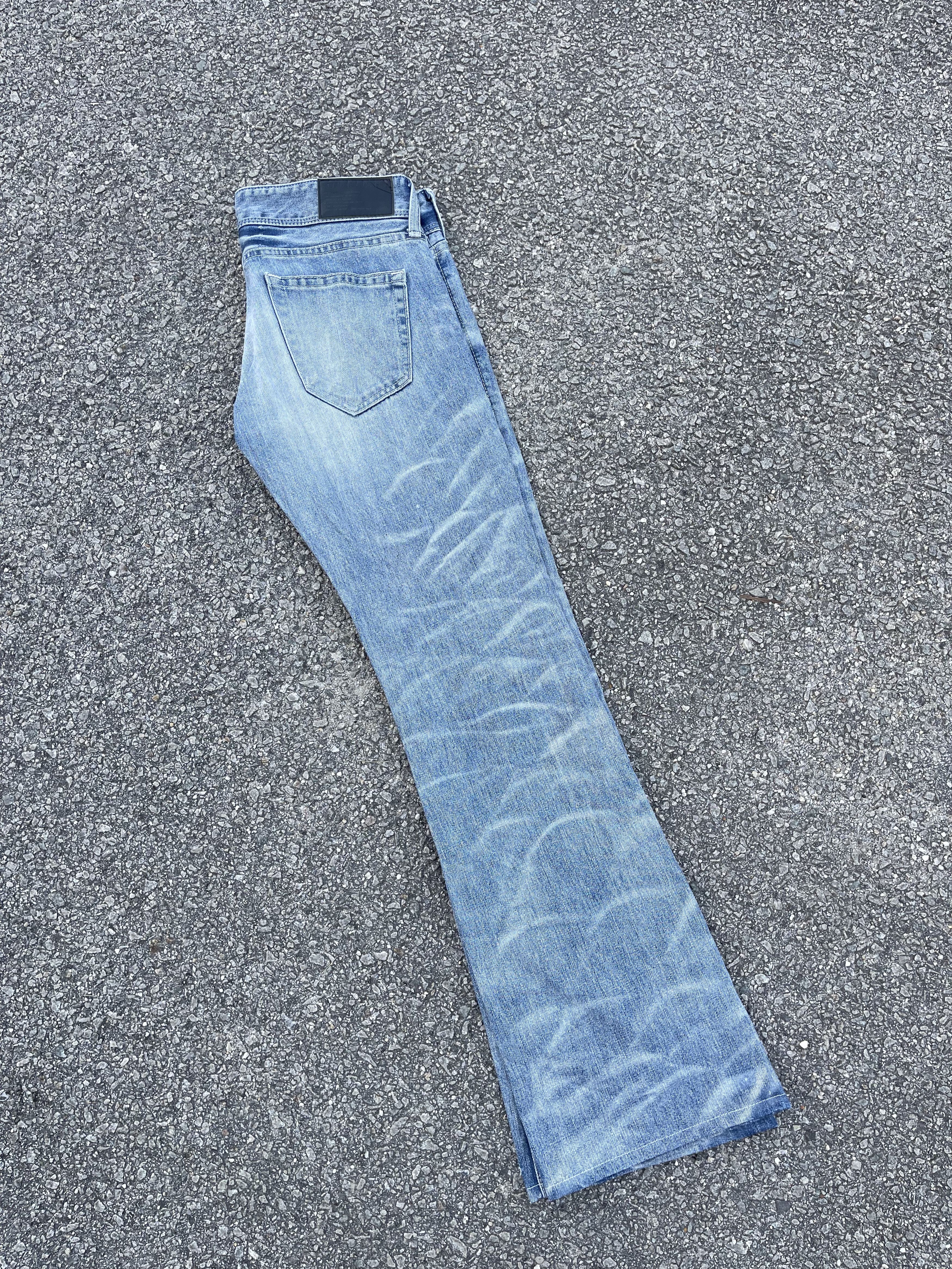 Le Grande Bleu (L.G.B.) Murder License Flare Low Rise Jeans Blue faded of the day Size US 32 / EU 48 - 21 Thumbnail