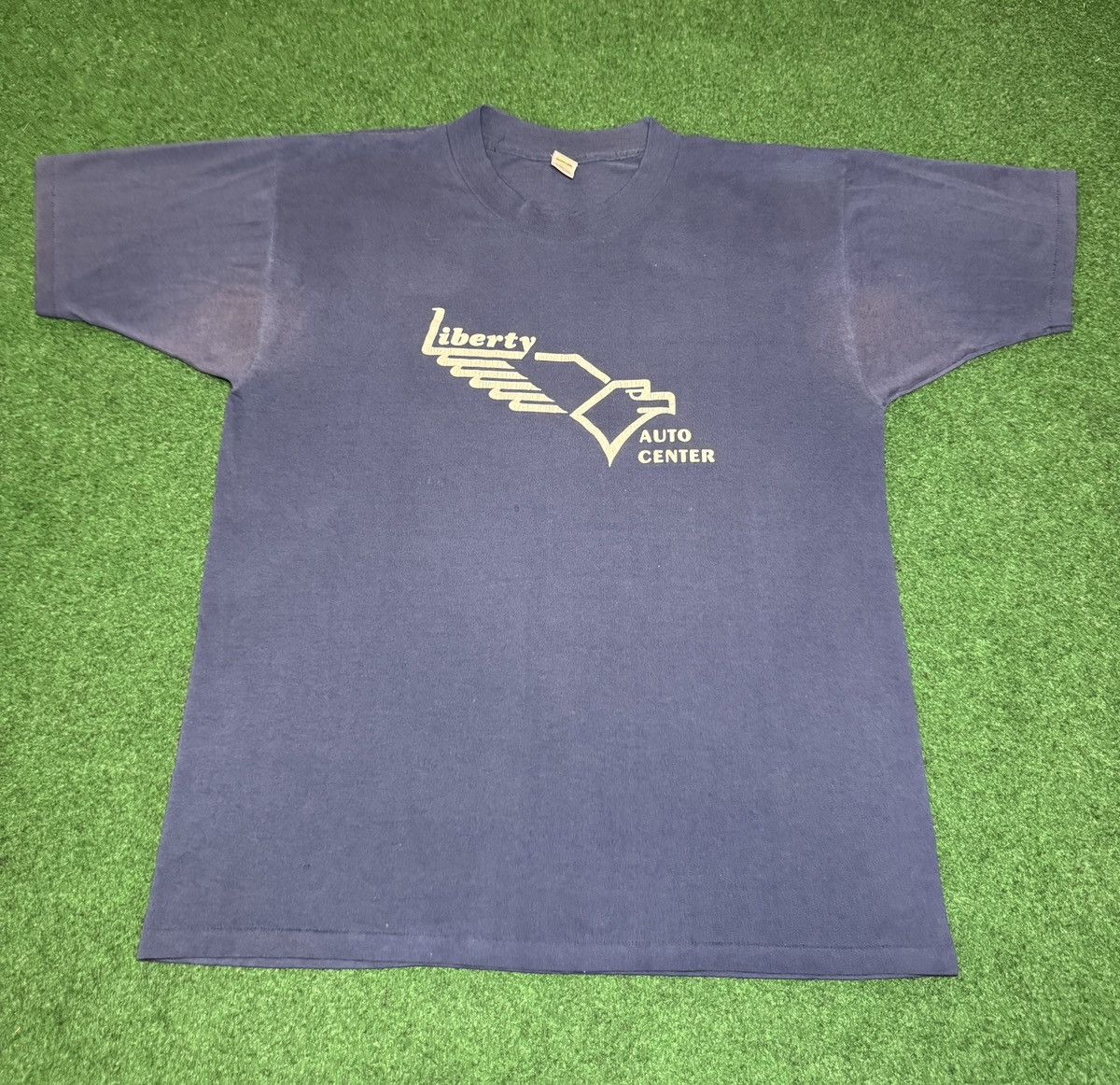 Vintage Vintage Liberty Auto Center 80s Grunge Mechanic T Shirt Size US L / EU 52-54 / 3 - 1 Thumbnail