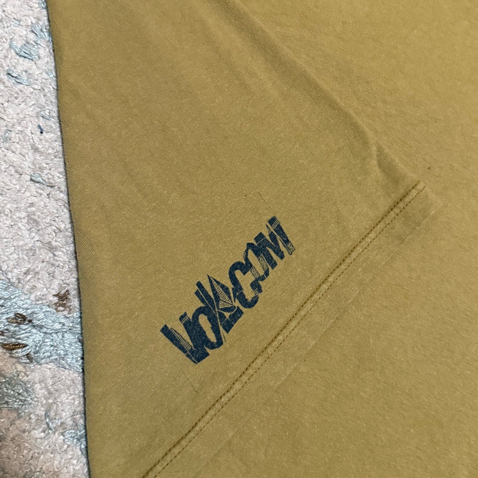 Volcom Vintage Volcom Skate Shirt Size XL Spellout Y2K Size US XL / EU 56 / 4 - 4 Thumbnail