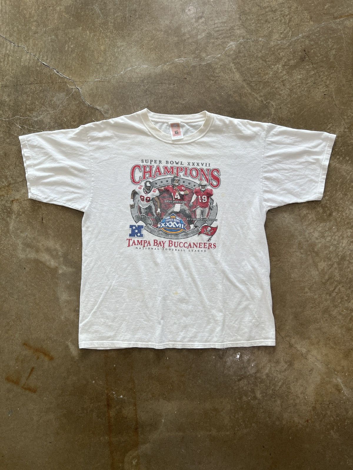 NFL × Vintage Vintage NFL 2003 Super Bowl XXXVII Tampa Buccaneers Tee XXL Size US XXL / EU 58 / 5 - 2 Thumbnail